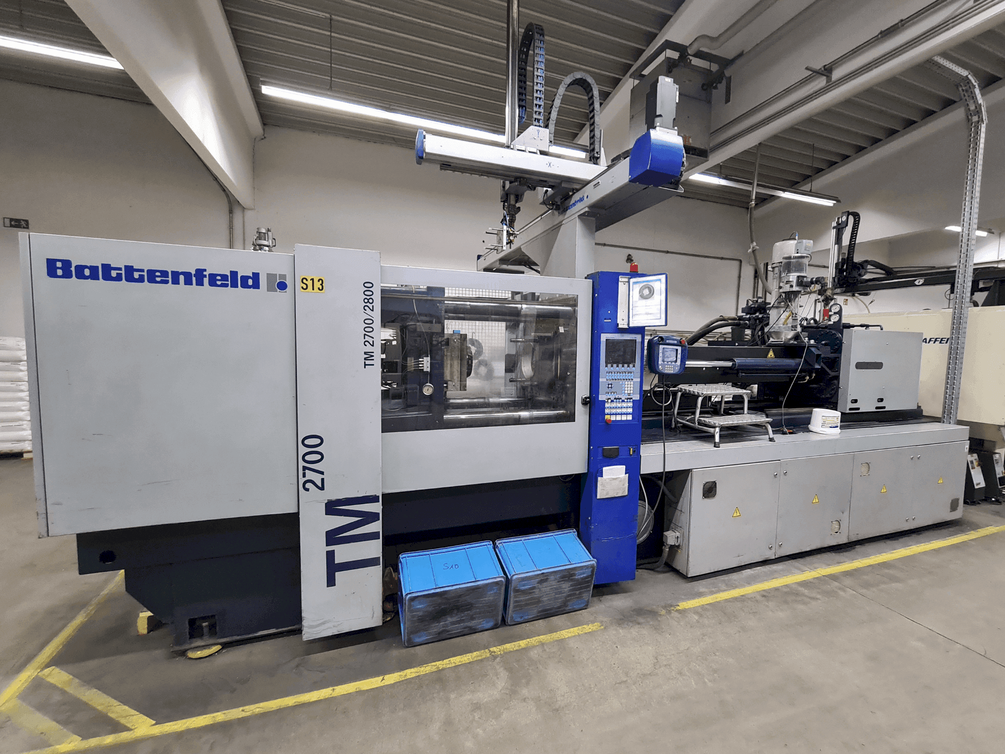 Vista Frontal  da Battenfeld TM 2700/2800  máquina
