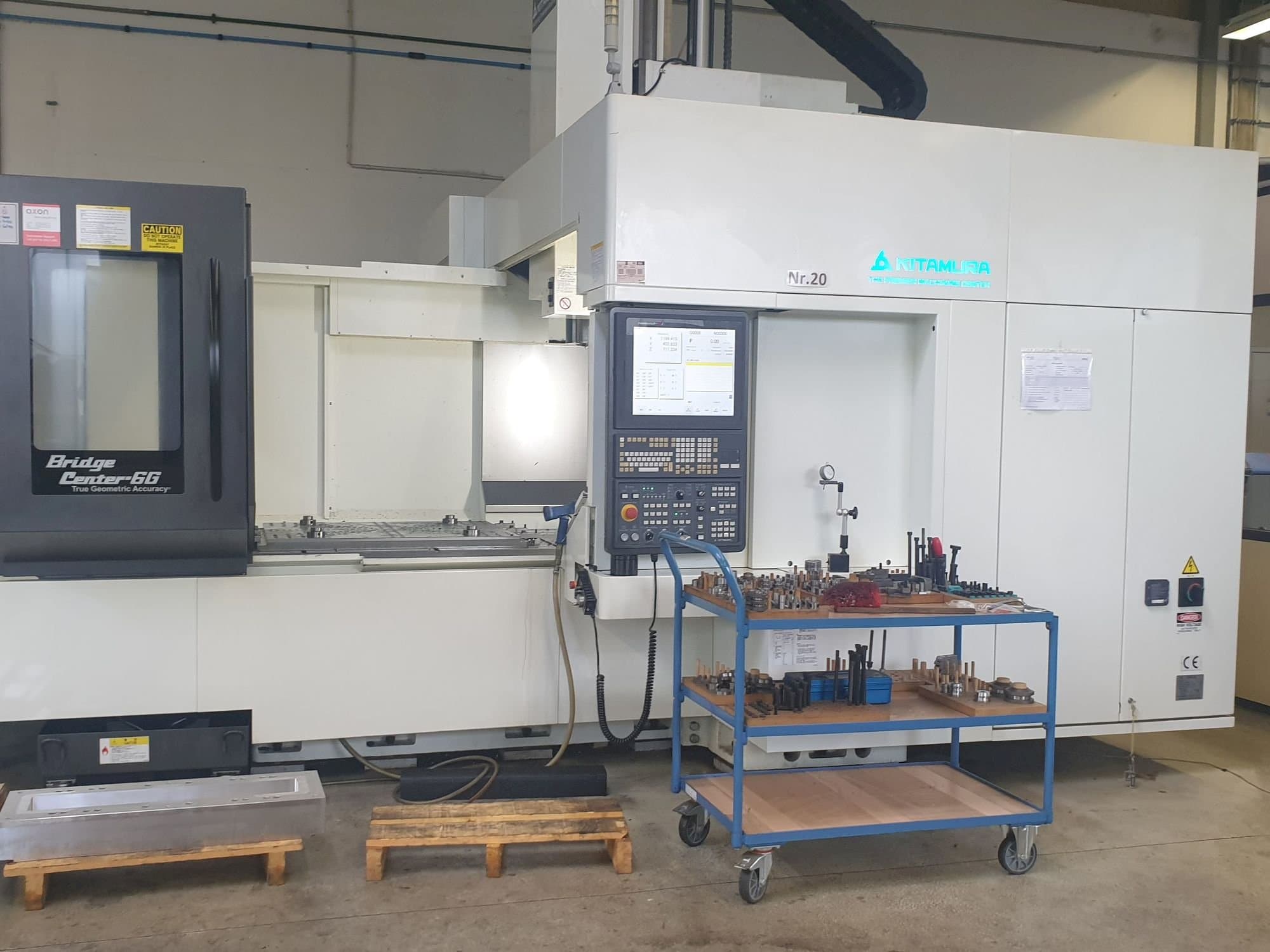 Vista Frontal  da Kitamura Bridge Center 6G  máquina