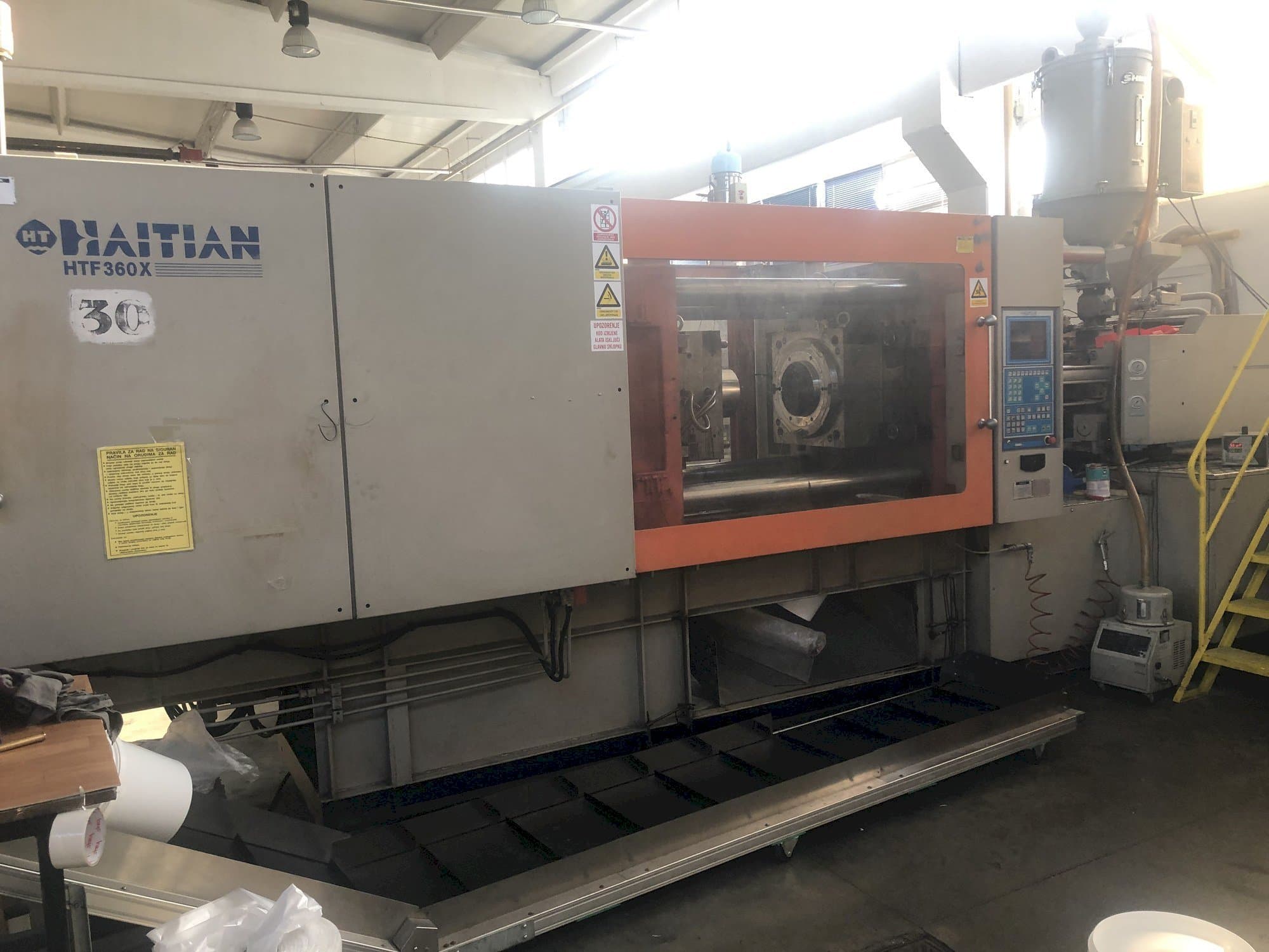 Vista Frontal  da HAITIAN HTF 360X  máquina