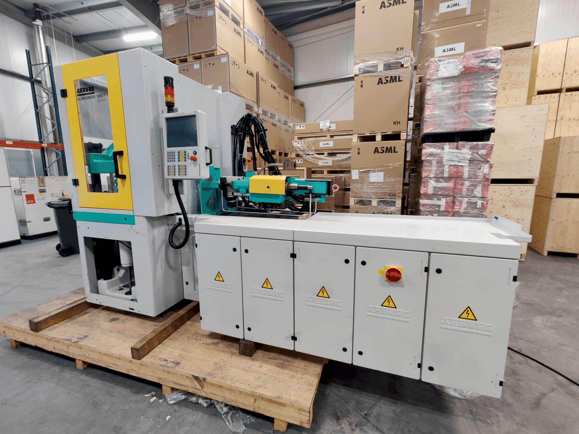 Vista Frontal  da Arburg ALLROUNDER 1200 T 800-70  máquina