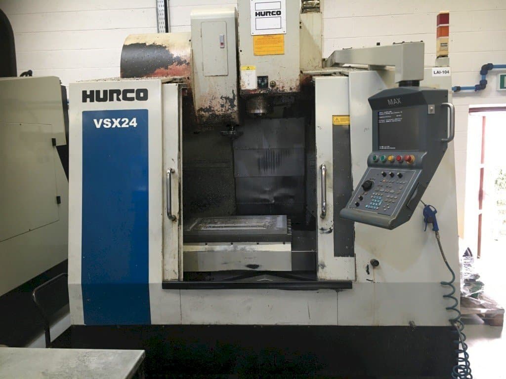 Vista Frontal  da Hurco VSX24  máquina