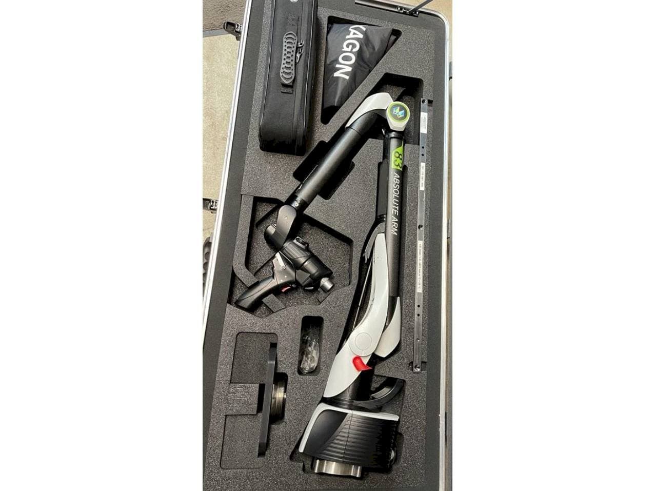 Vista Frontal  da Hexagon RA8 V1  máquina