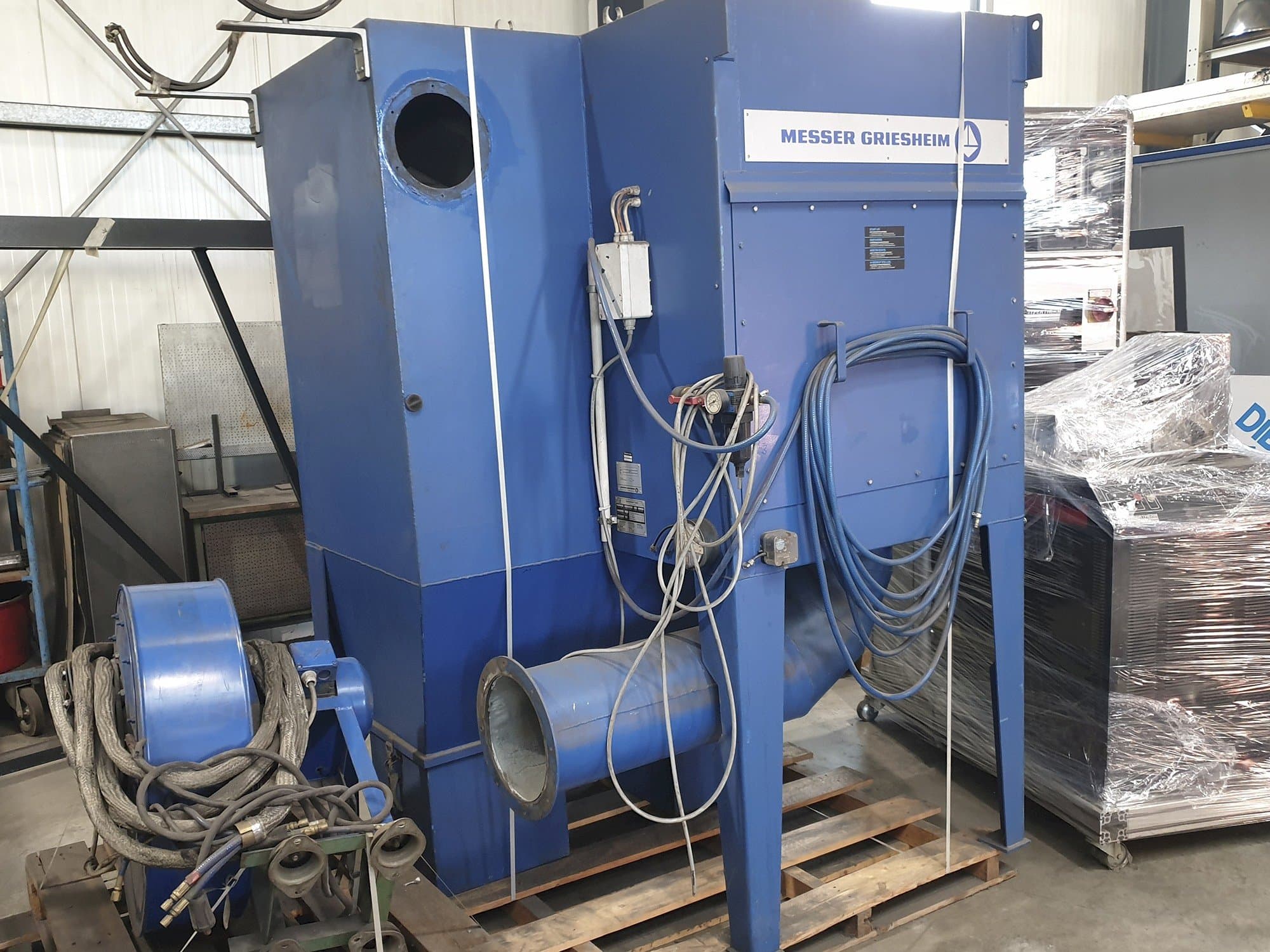 Vista Frontal  da Messer Griesheim CORTA PS 3100  máquina