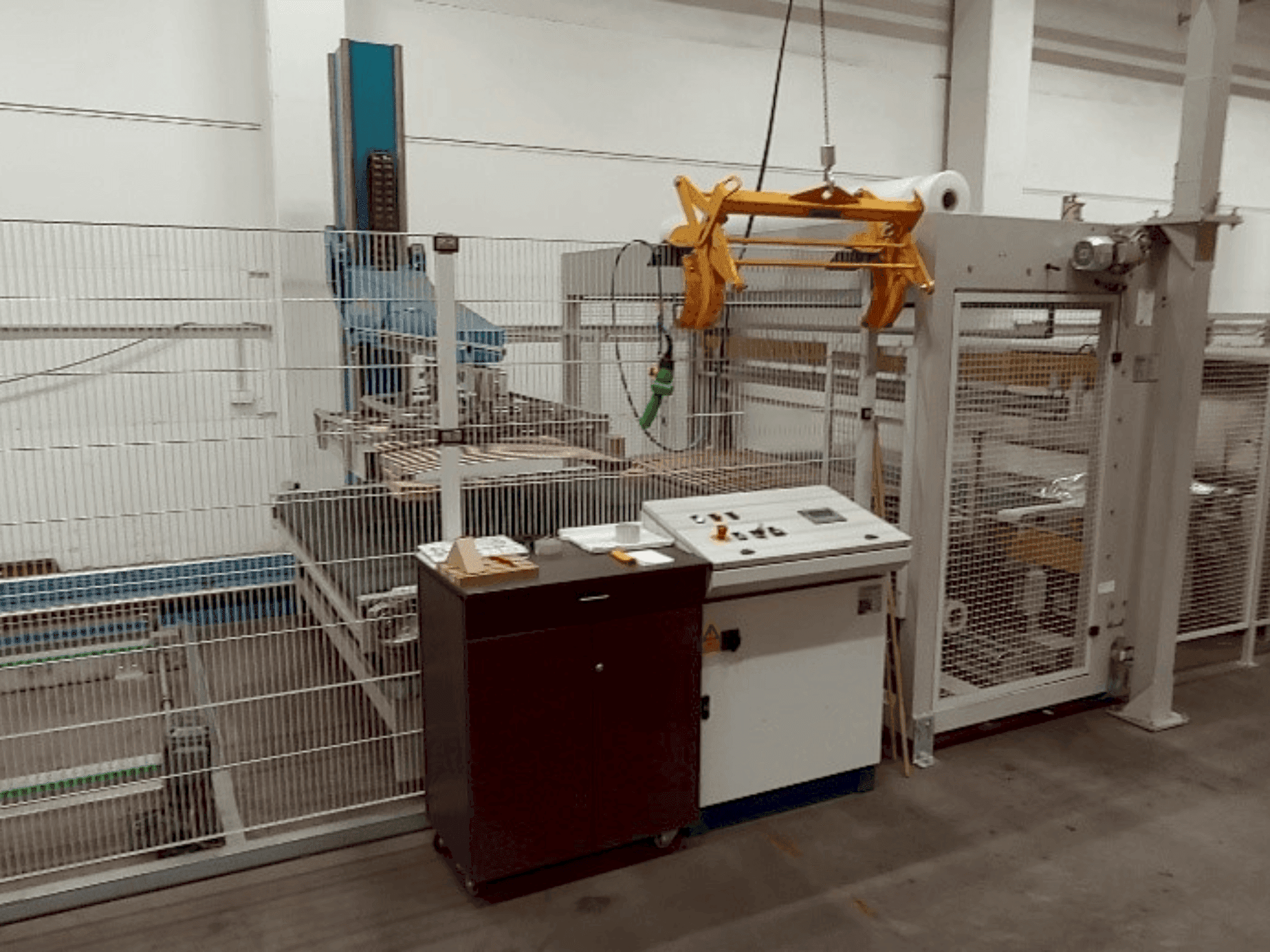 Vista Frontal  da ERREGI 300 LP  máquina