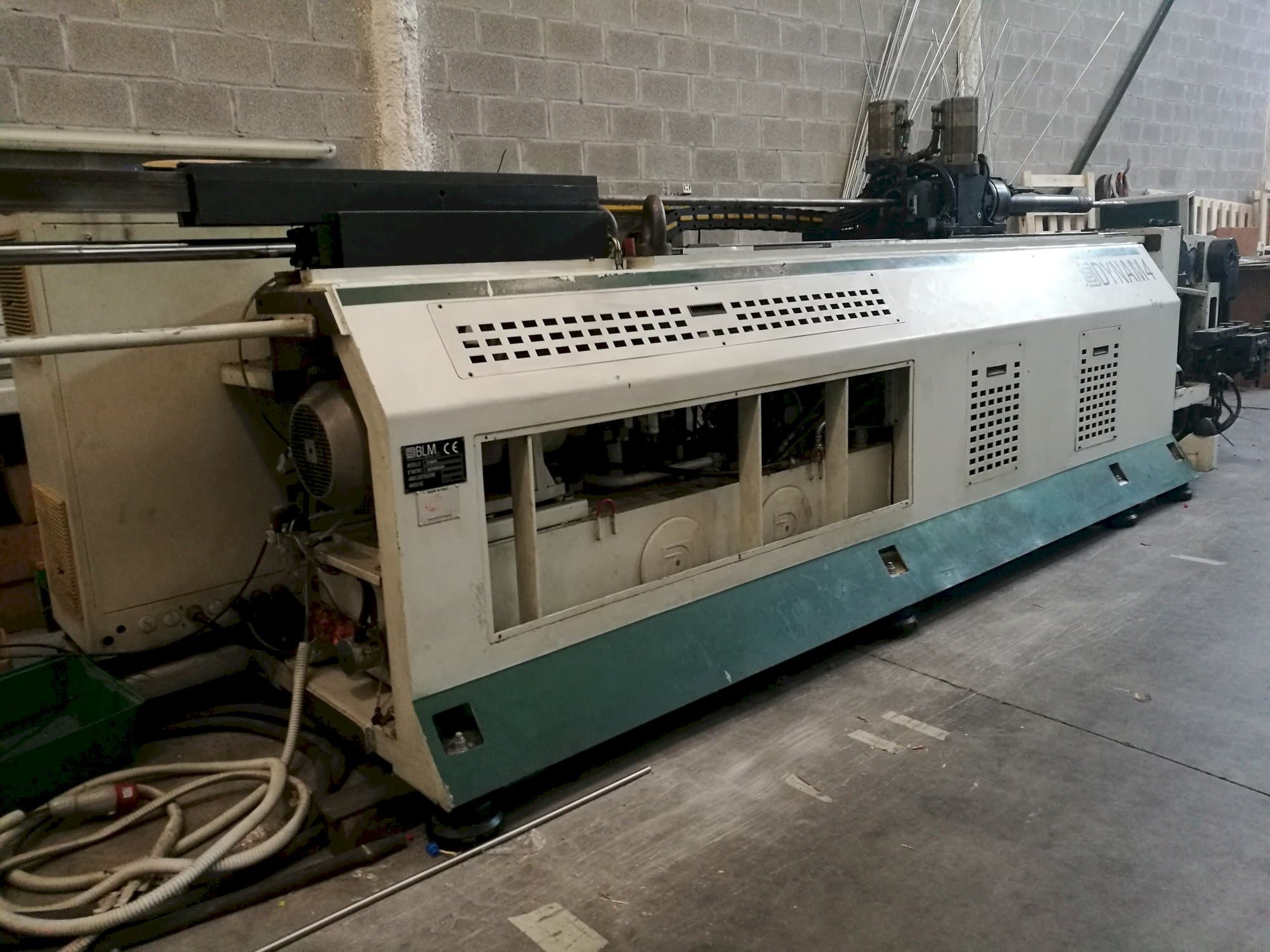 Vista Esquerda  da BLM DYNAM 4  máquina