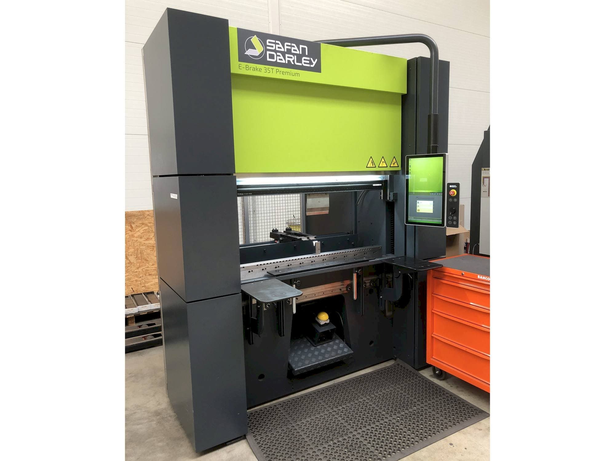 Vista Frontal  da Safan Darley E-Brake 35T Premium  máquina