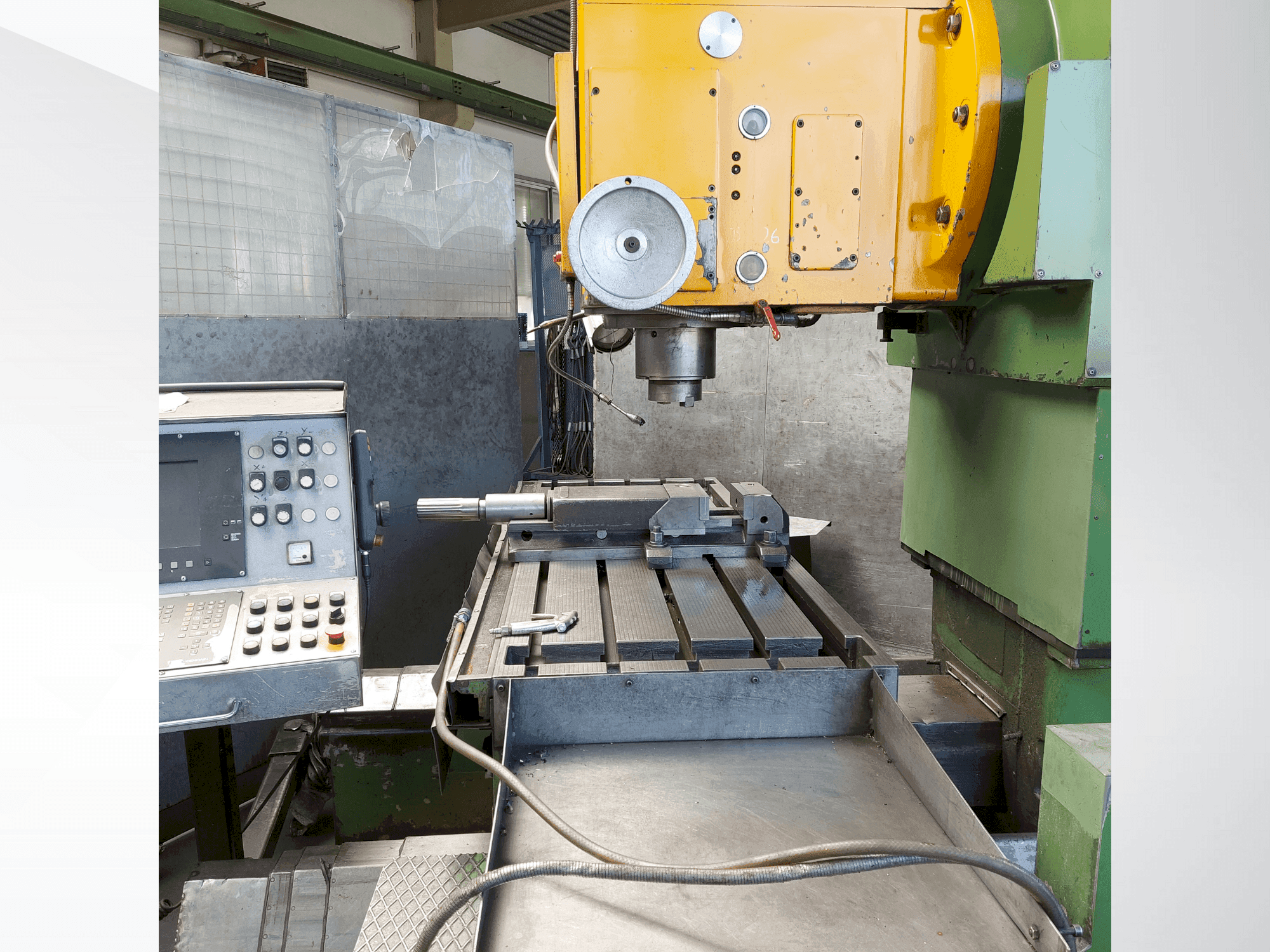 Espaço de trabalho  da Droop & Rein FS 110  máquina