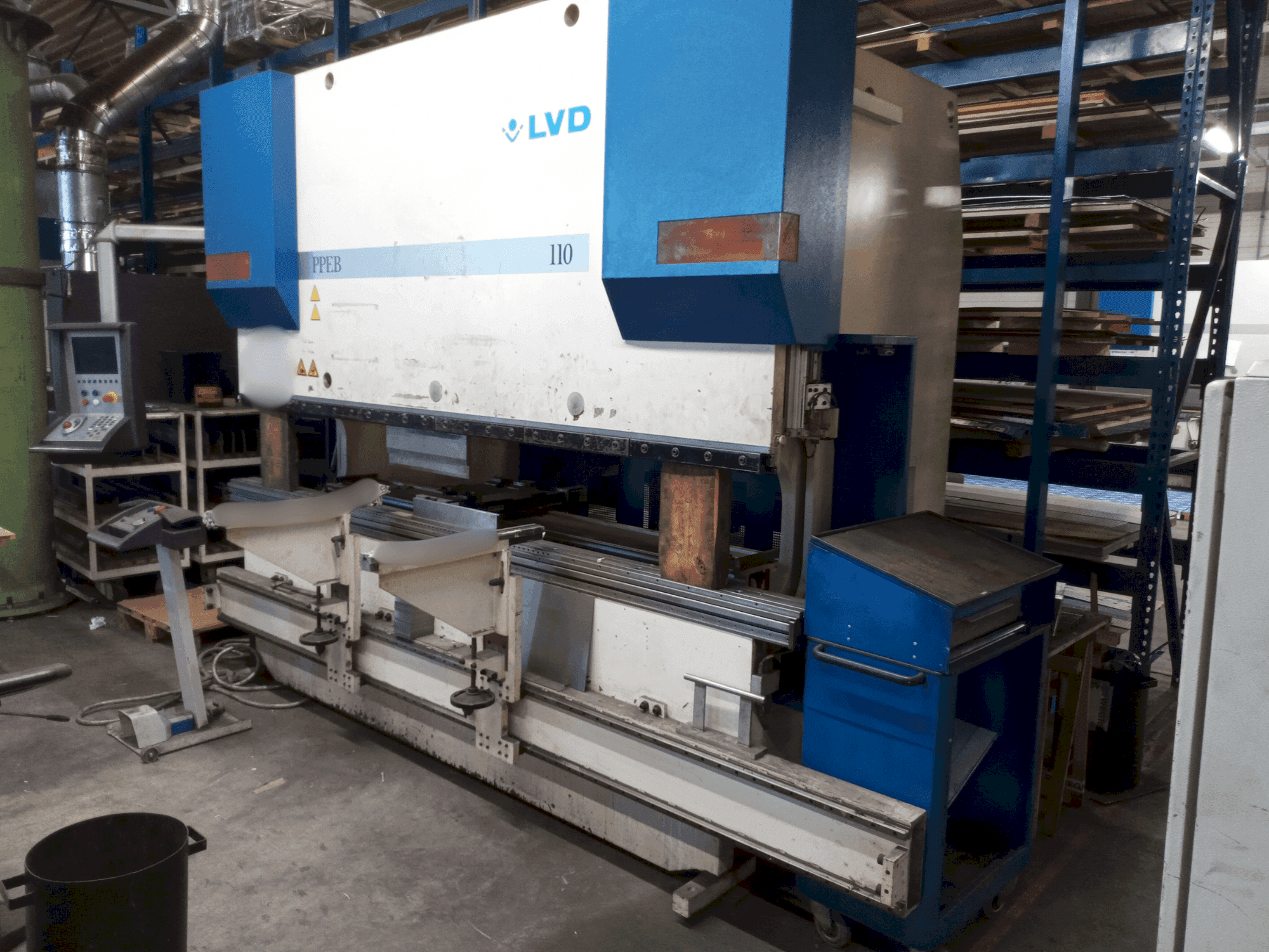 Vista Frontal  da LVD PPEB 110/30  máquina
