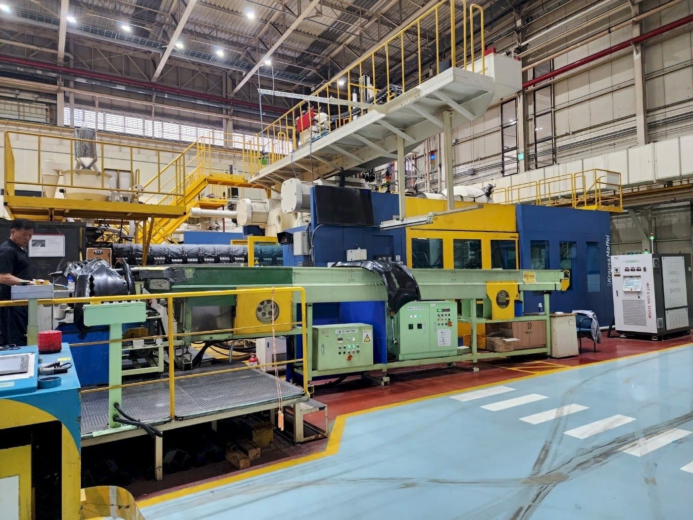 Vista Frontal  da Krauss Maffei 3200-24500  máquina