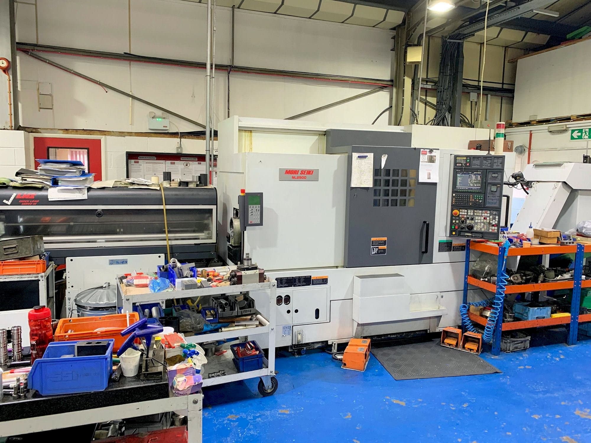 Vista Frontal  da MORI SEIKI NL2500SY / 700  máquina