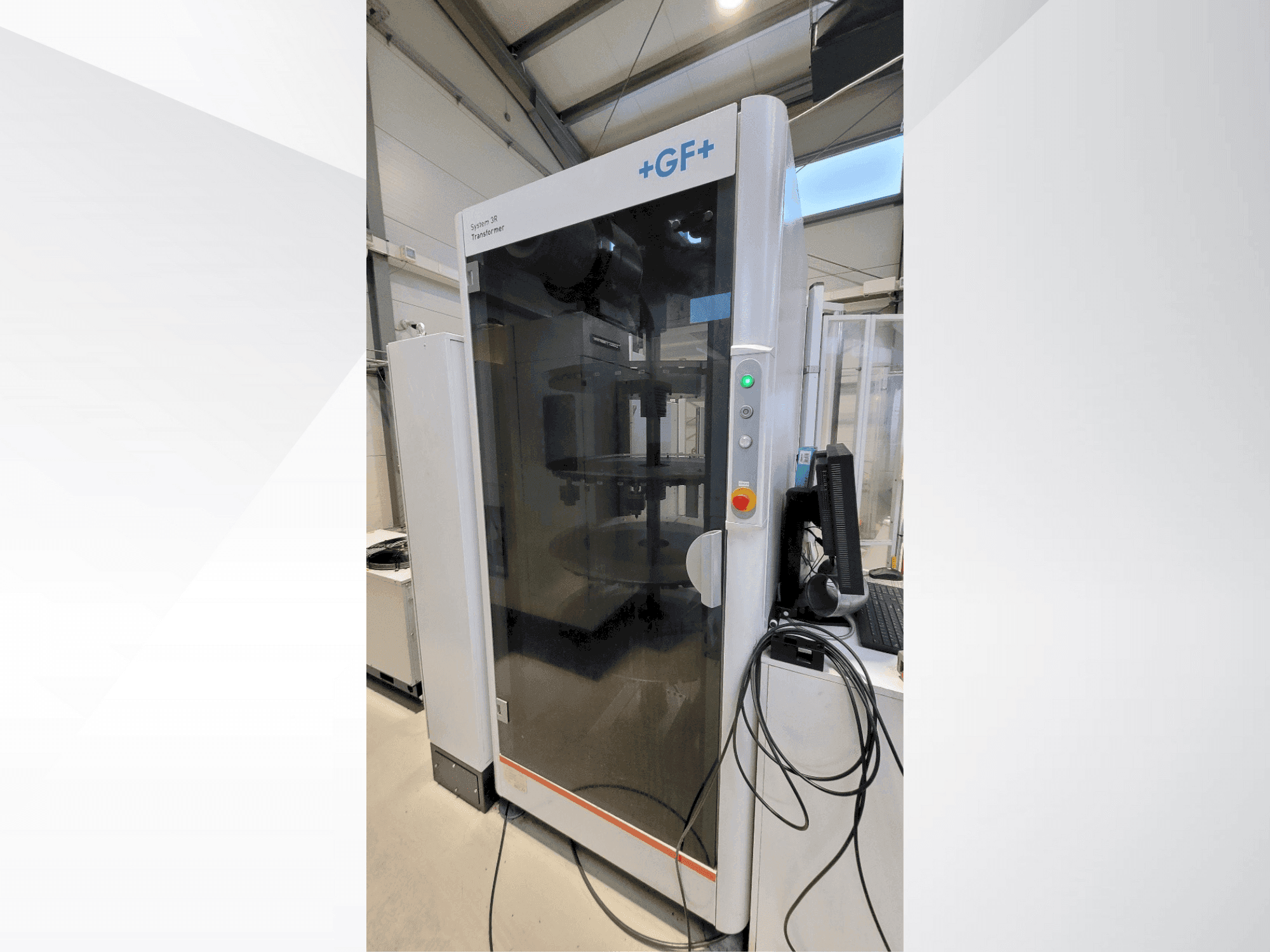 Vista Frontal  da +GF+ System 3R transformer  máquina