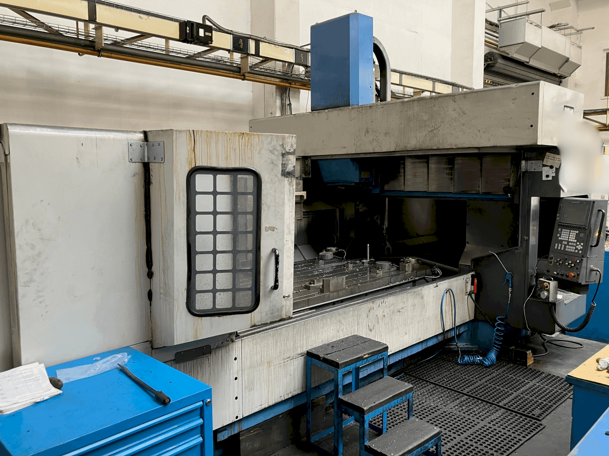 Vista Frontal  da Mazak FJV 60/120  máquina