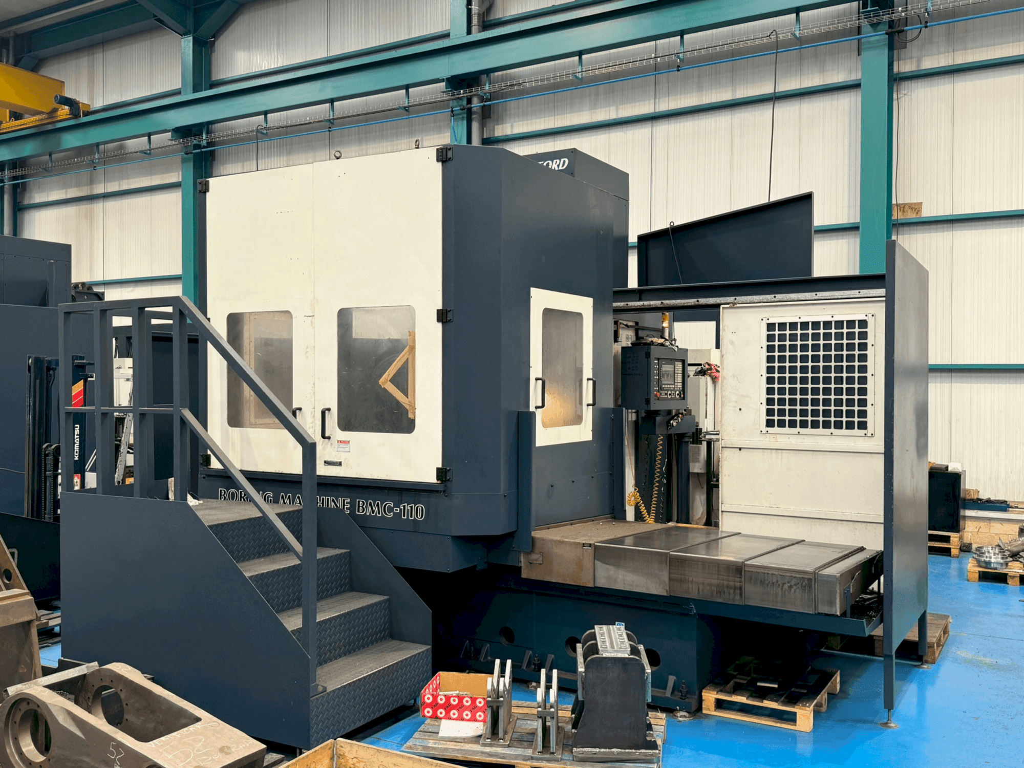 Vista Frontal  da Johnford BMC 110  máquina