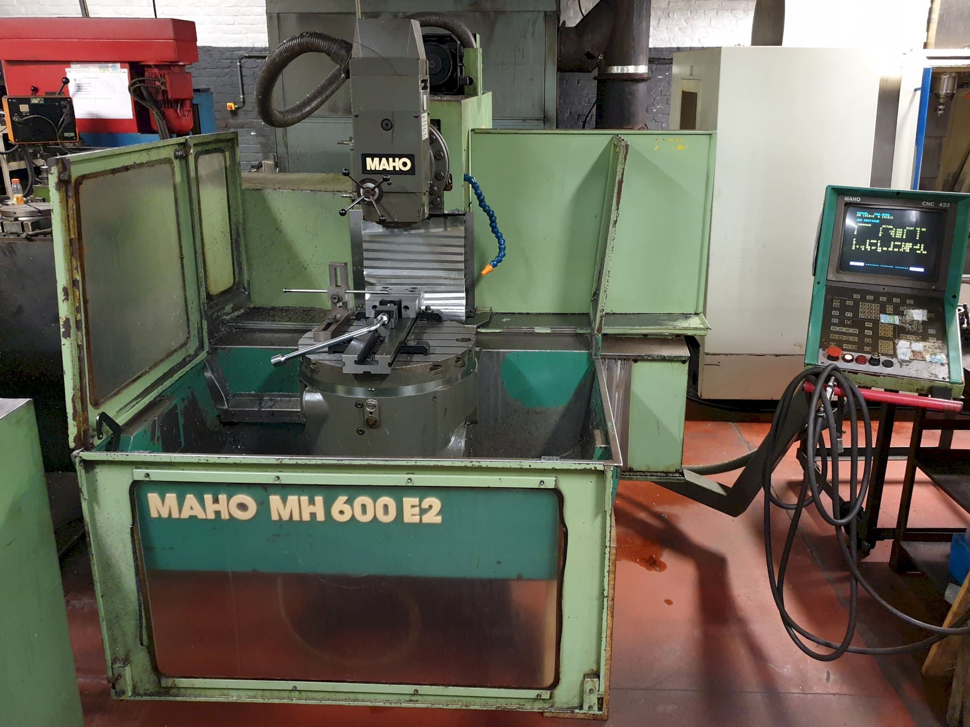 Vista Frontal  da Maho MH 600 E2  máquina