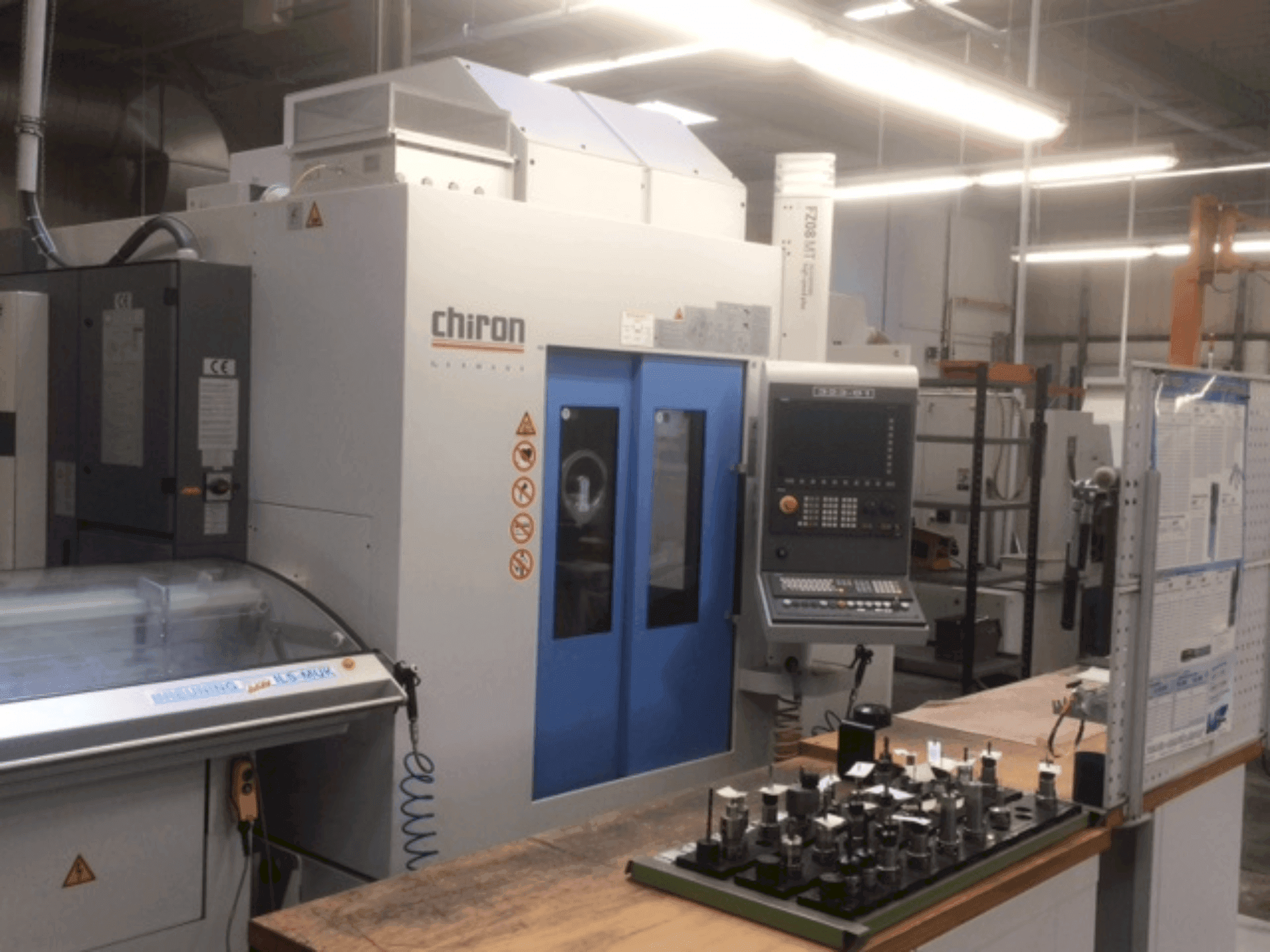 Vista Frontal  da CHIRON FZ08 MT (2011)  máquina