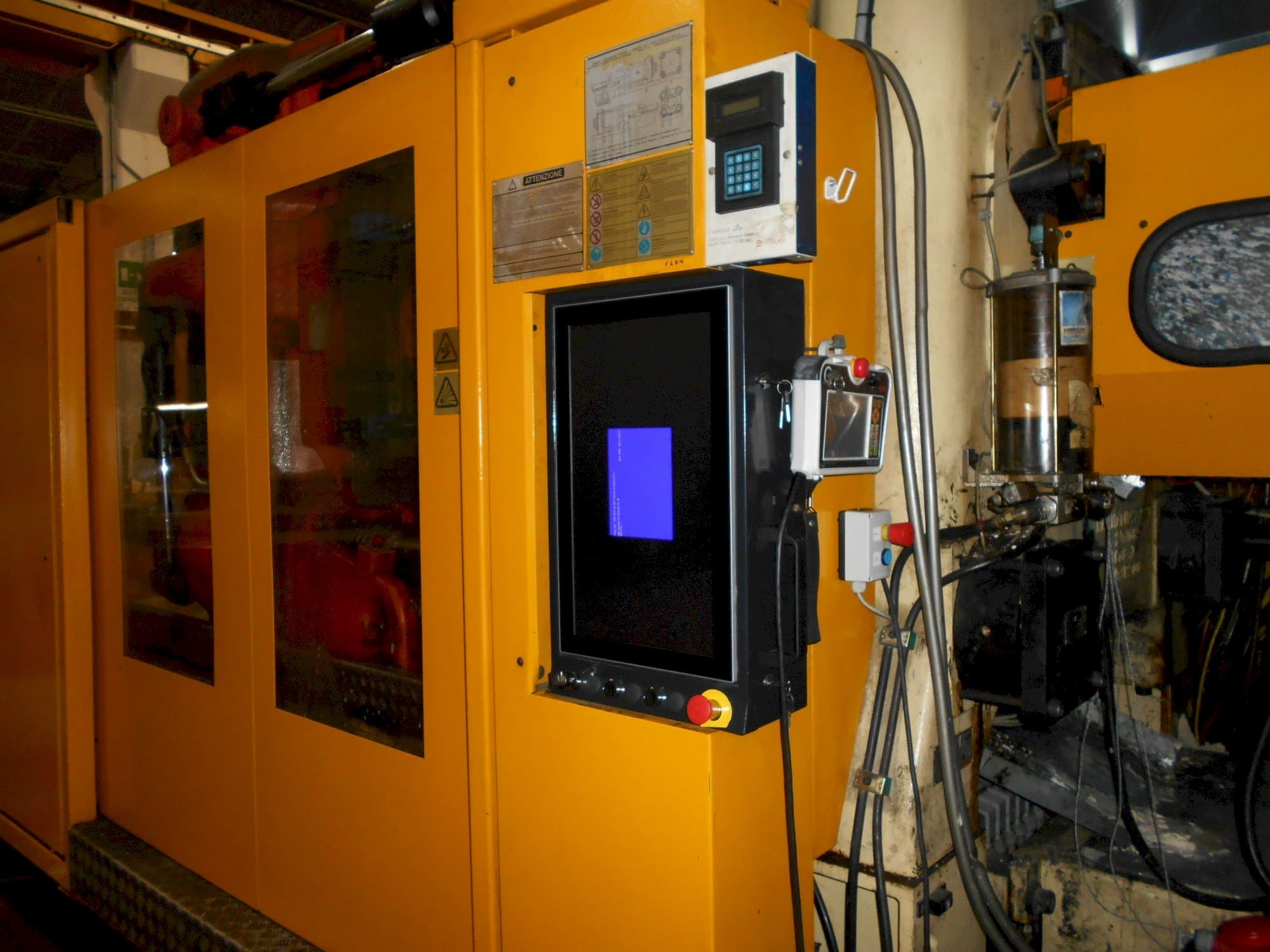 Vista Frontal  da Husky ELL 750 RS 120/110  máquina