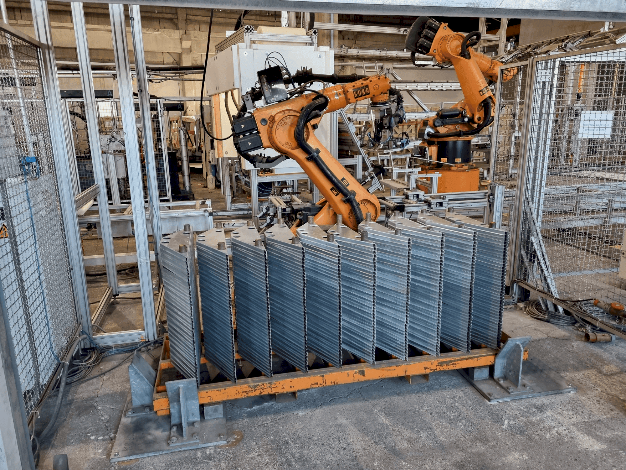Vista Frontal  da KUKA KR 360 L280-2  máquina