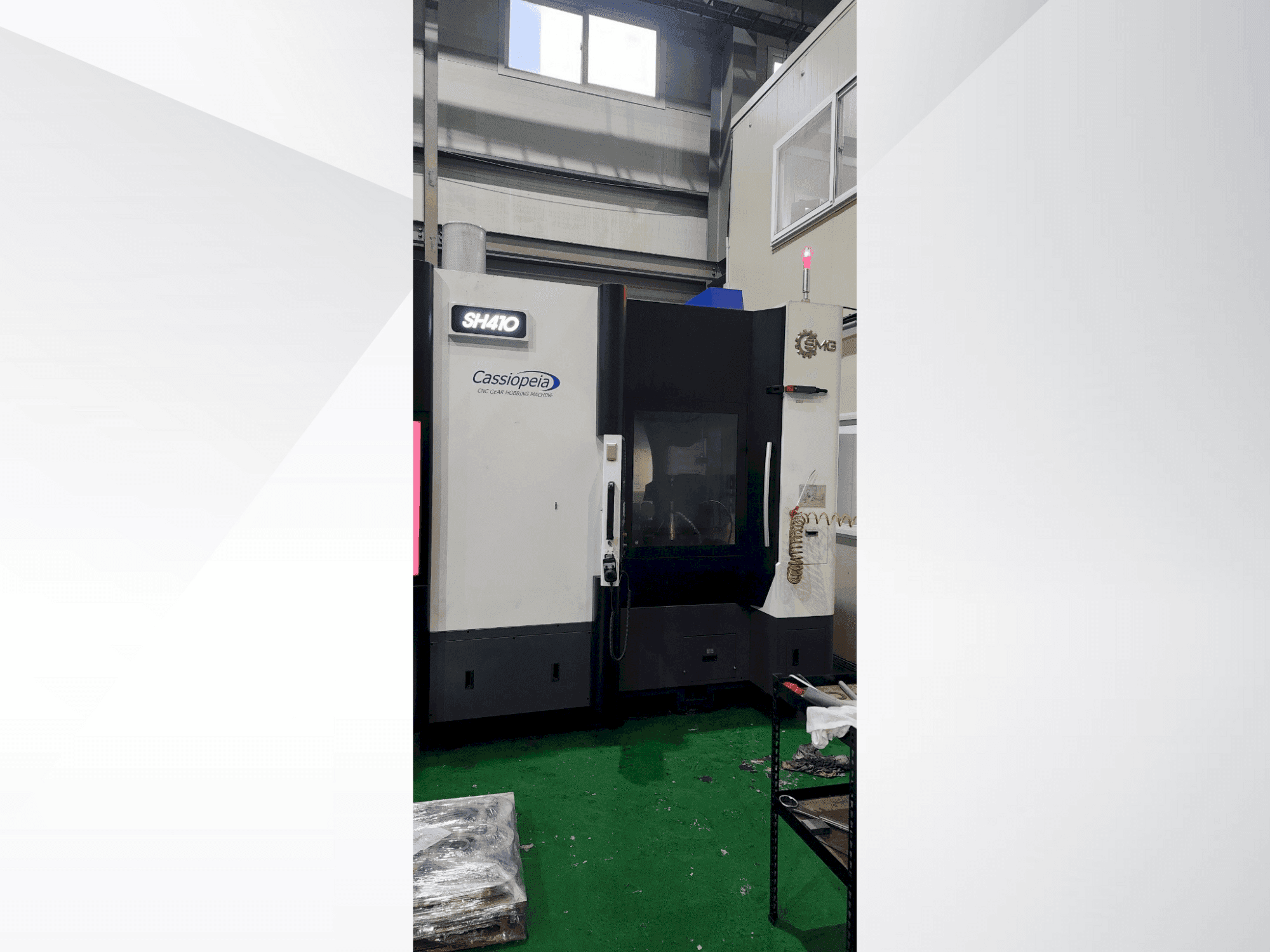 Vista Frontal  da SMG SH410  máquina