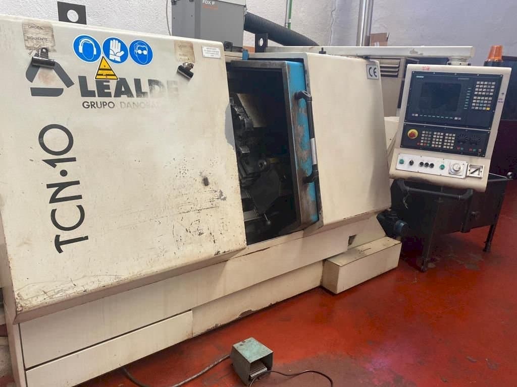 Vista Frontal  da Lealde TCN-10  máquina