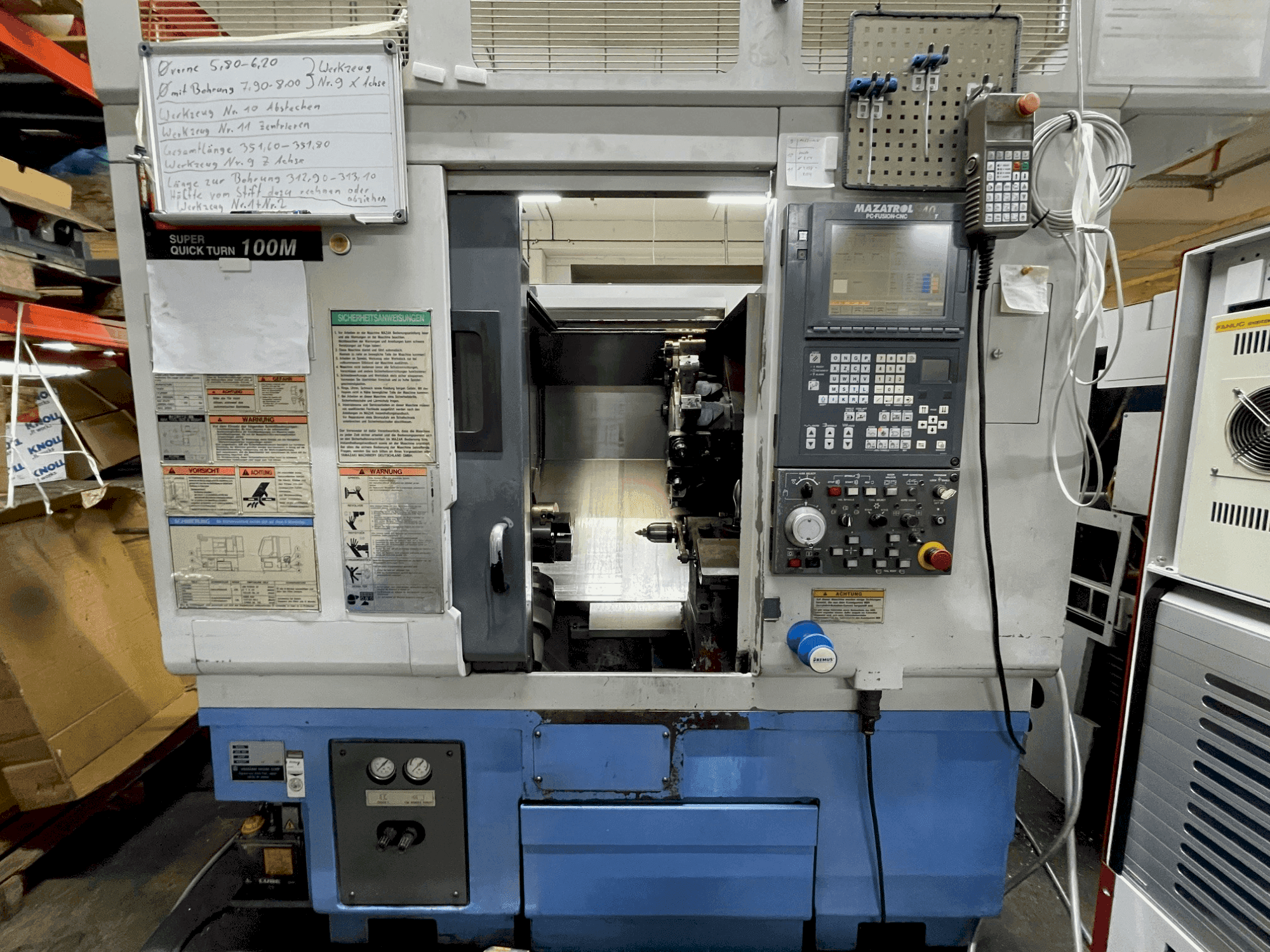 Vista Frontal  da Mazak SQT 100M  máquina