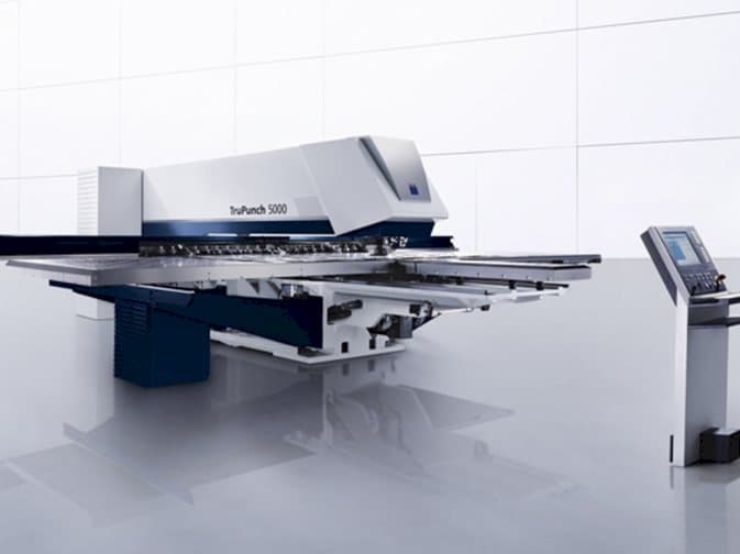 Vista Frontal  da Trumpf TC 5000  máquina