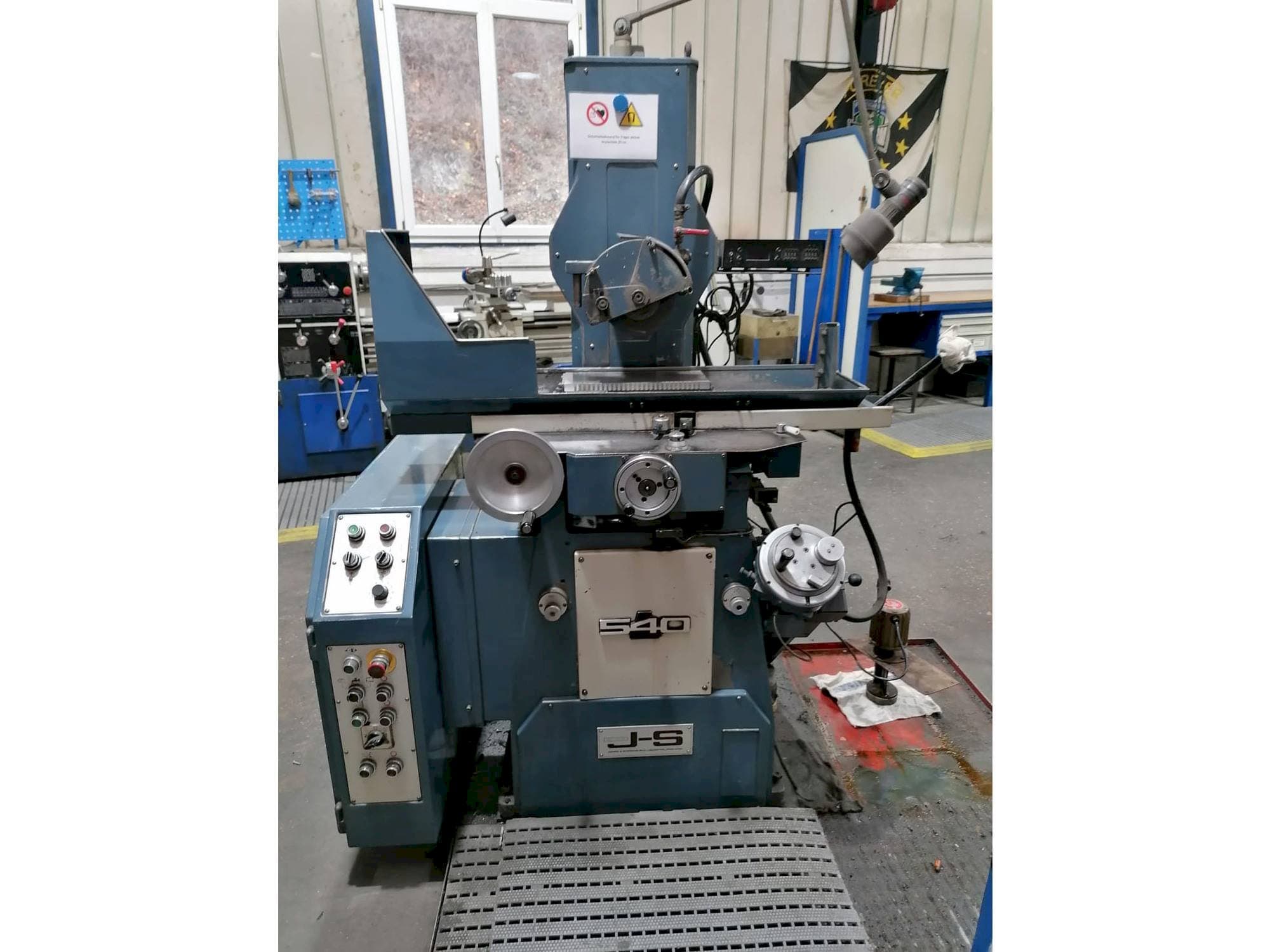 Vista Frontal  da Jones & Shipman 540  máquina