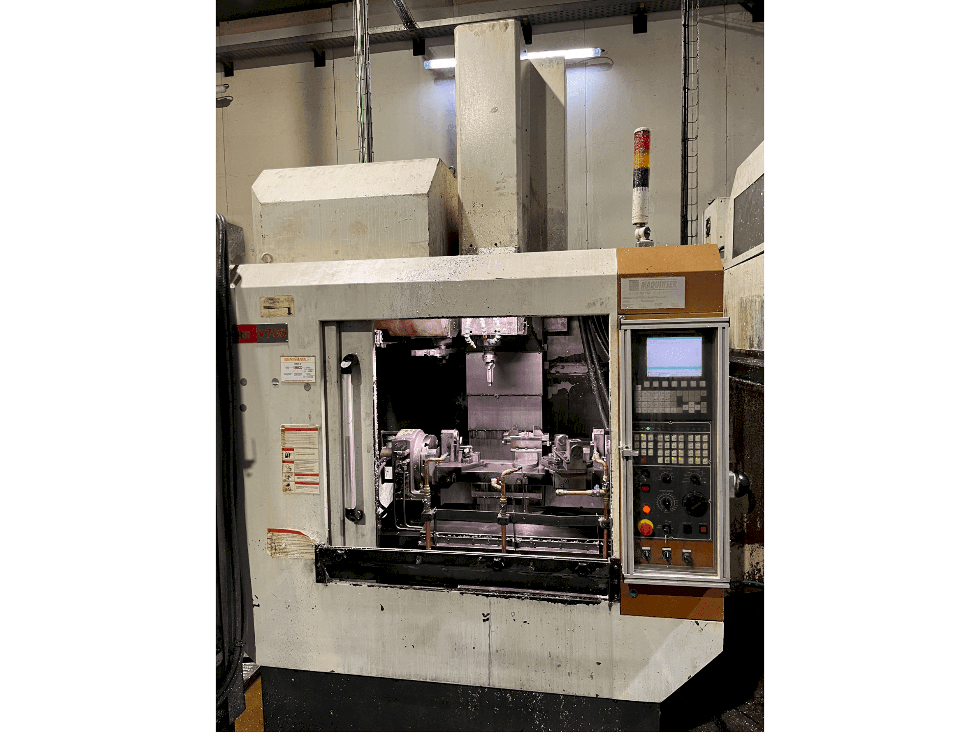 Vista Frontal  da FIRST V700  máquina