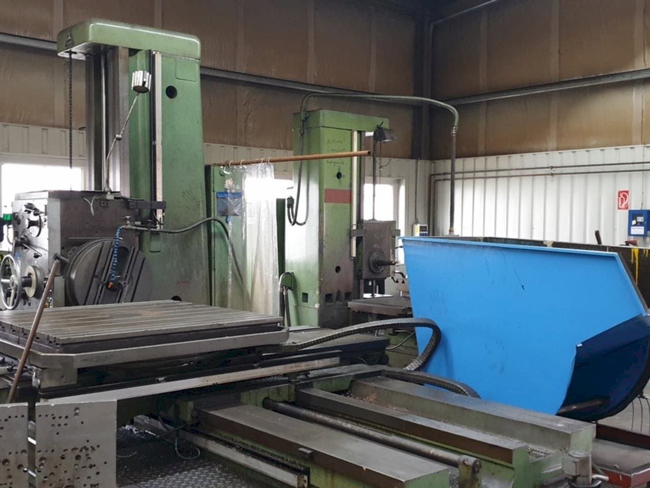 Vista Frontal  da TOS W 100 A  máquina