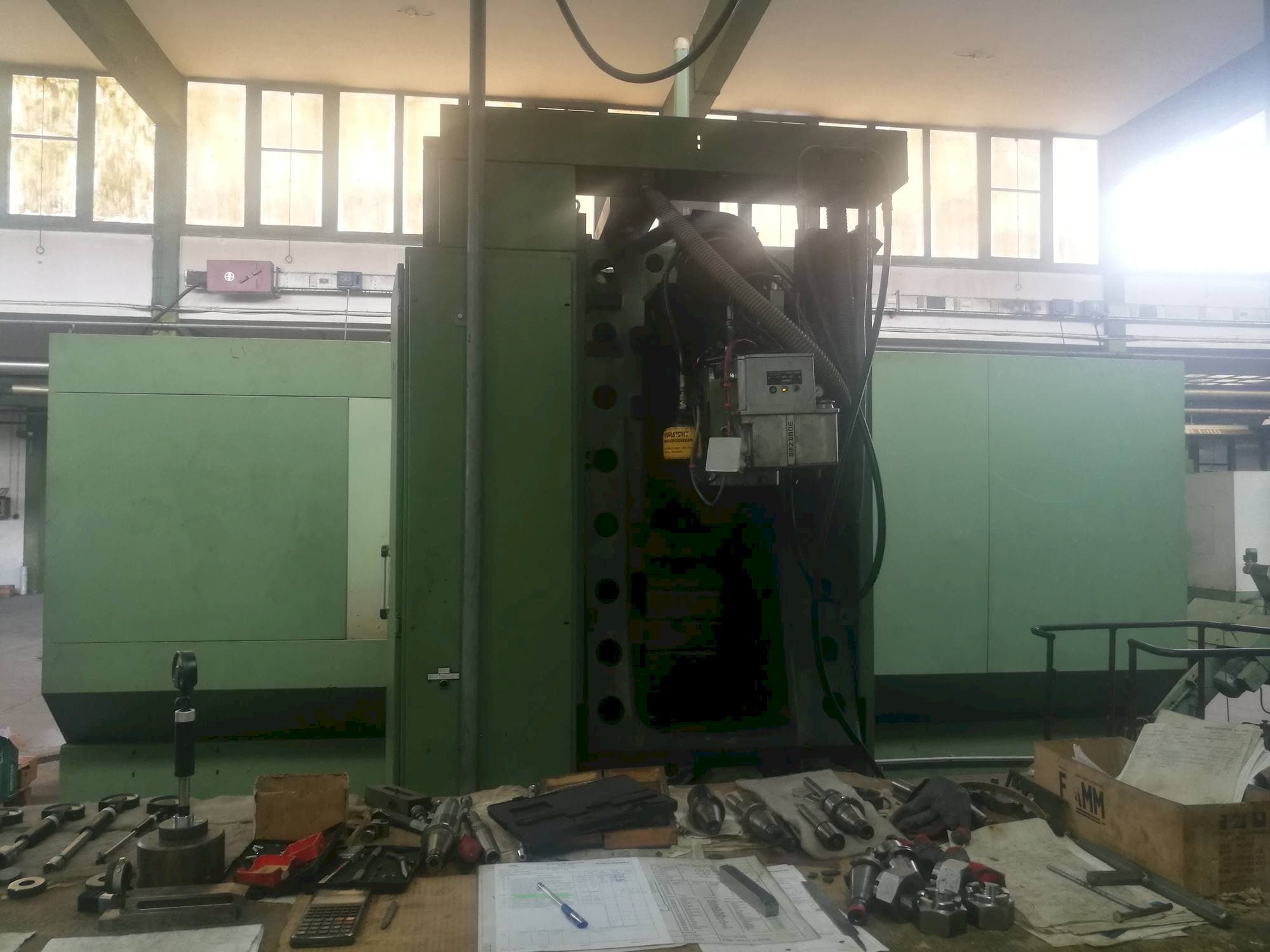 Vista Frontal  da HELLER PFU3  máquina