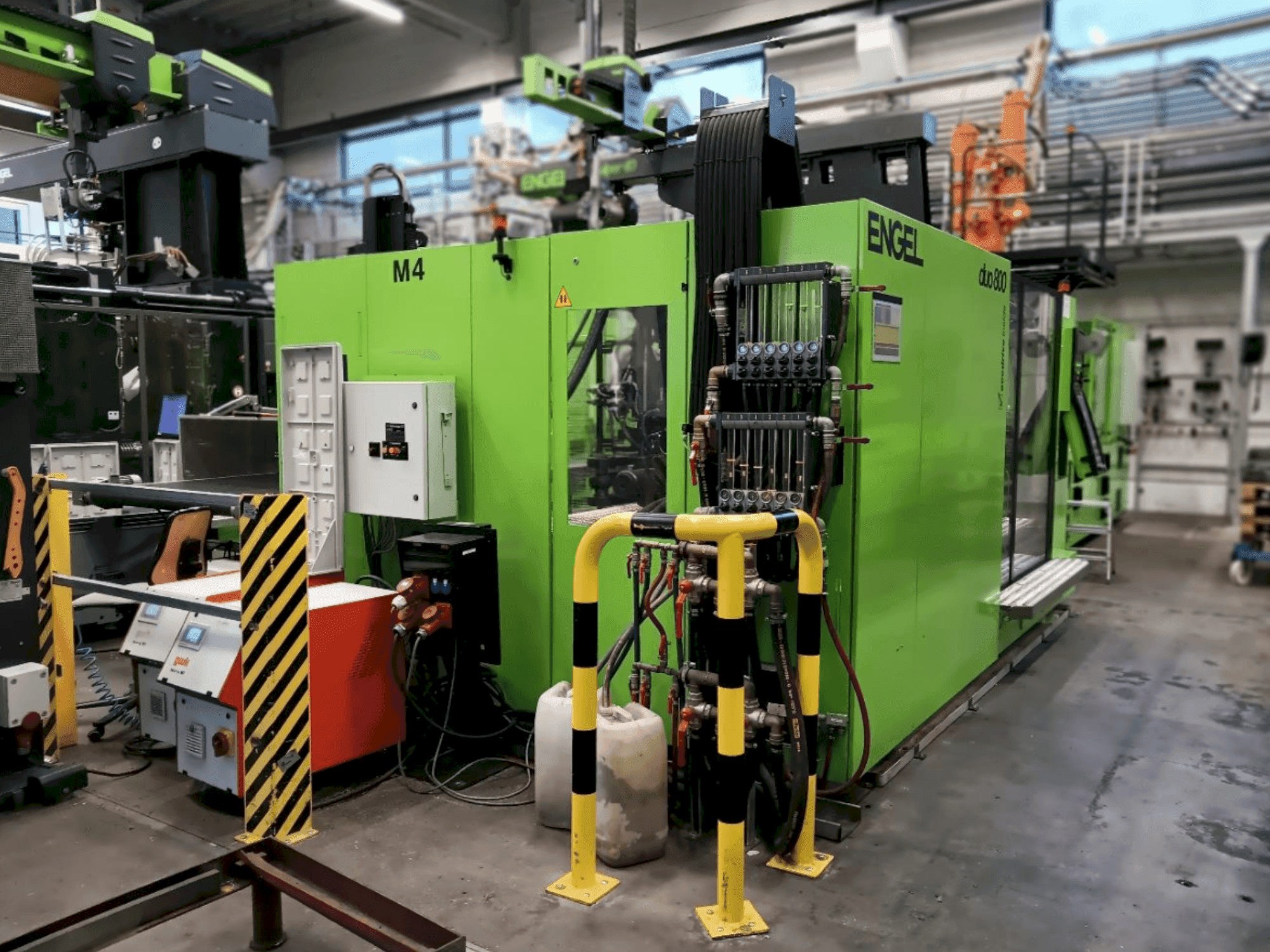 Vista Esquerda  da Engel Duo 11050/800  máquina