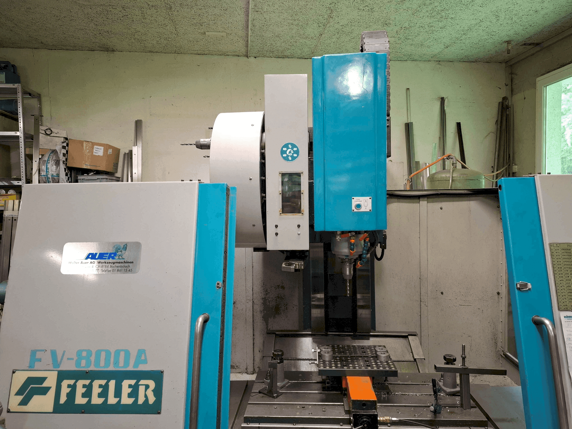 Vista Frontal  da Feeler FV-800A  máquina
