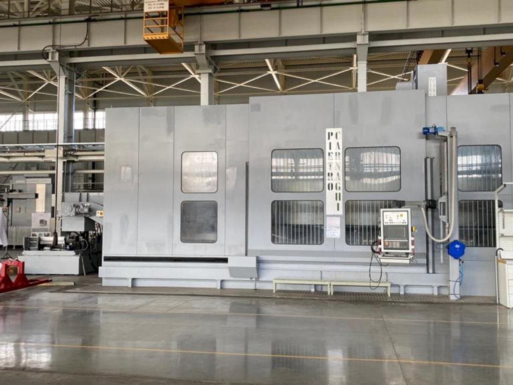 Vista Frontal  da PIETRO CARNAGHI  AC 32TM 2800  máquina