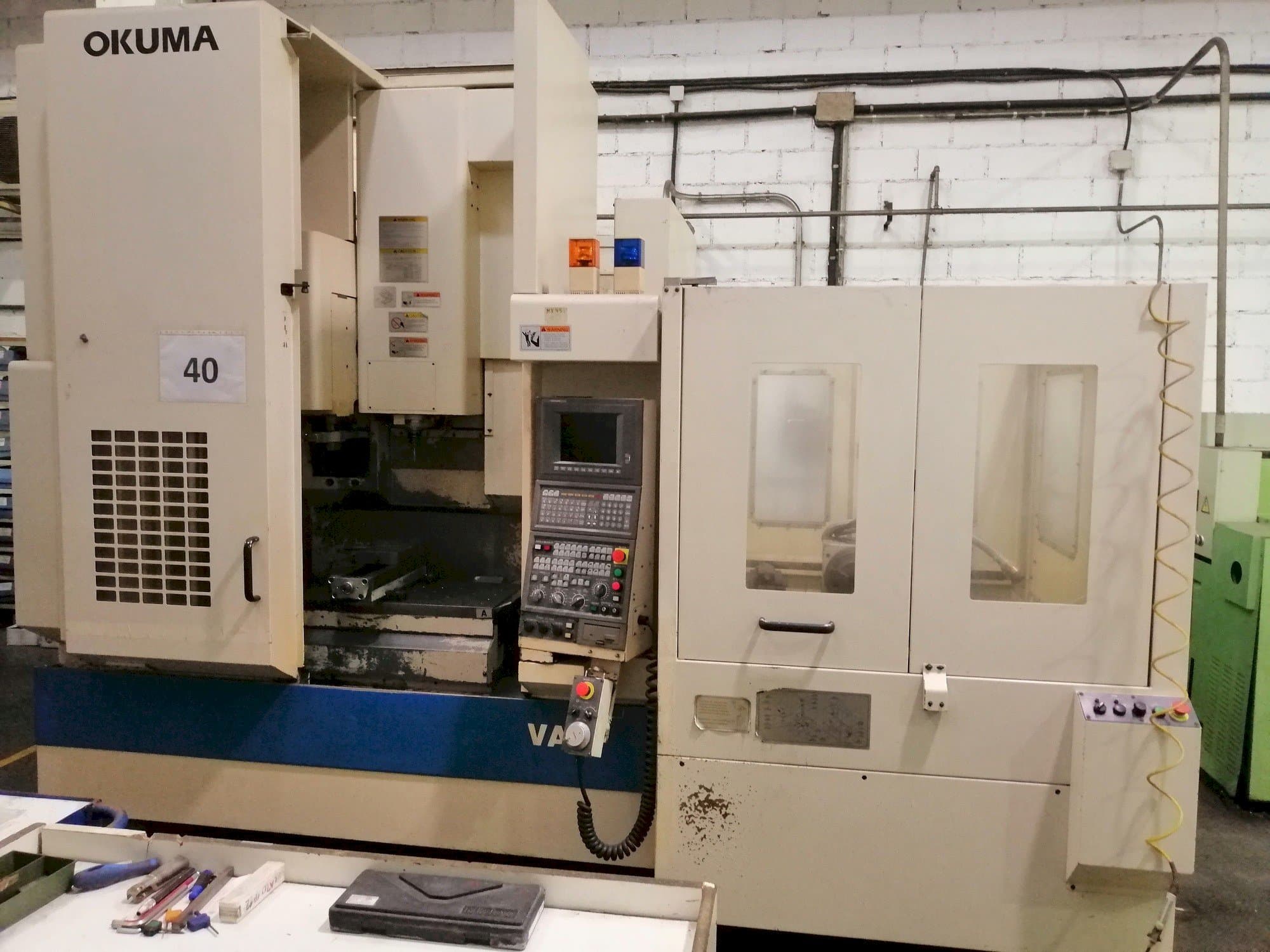 Vista Frontal da Okuma 45VAE máquina