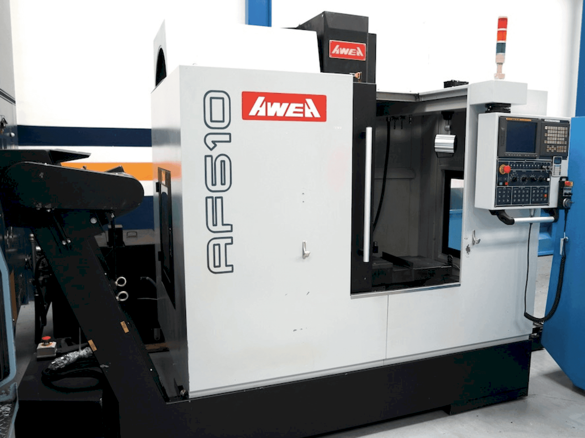 Vista Frontal  da AWEA AF 610  máquina