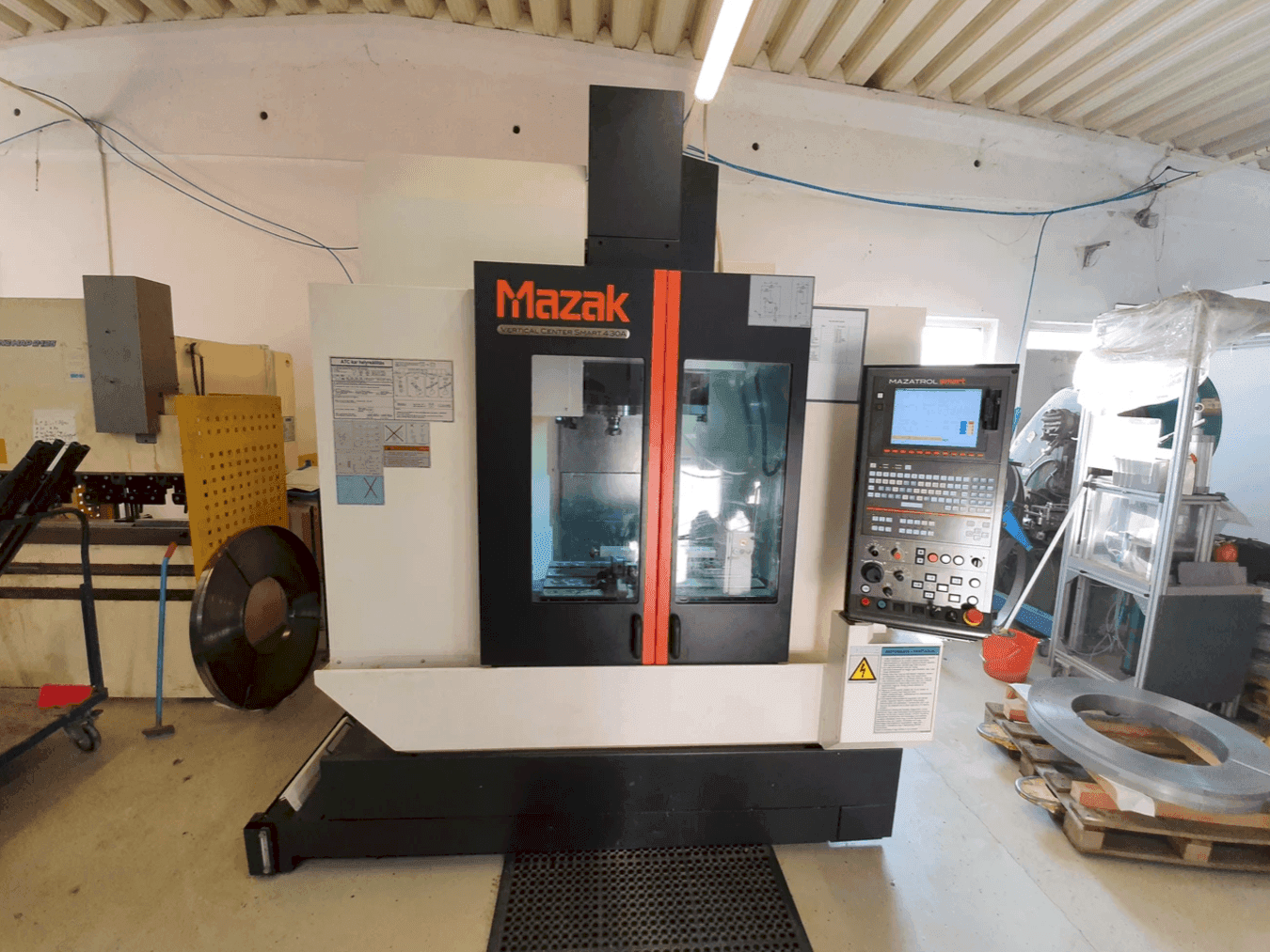 Vista Frontal  da Mazak 430A  máquina