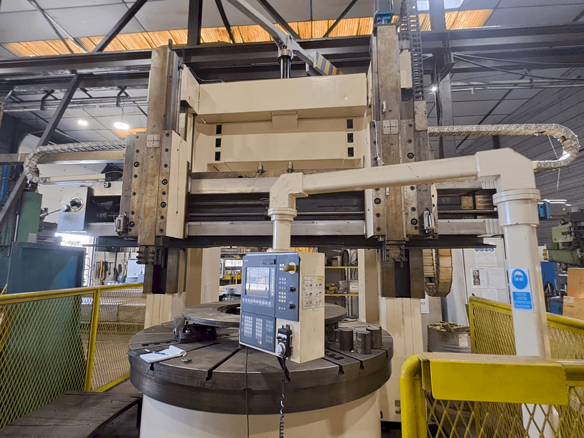 Vista Frontal  da WUXI C 5225x16/10  máquina