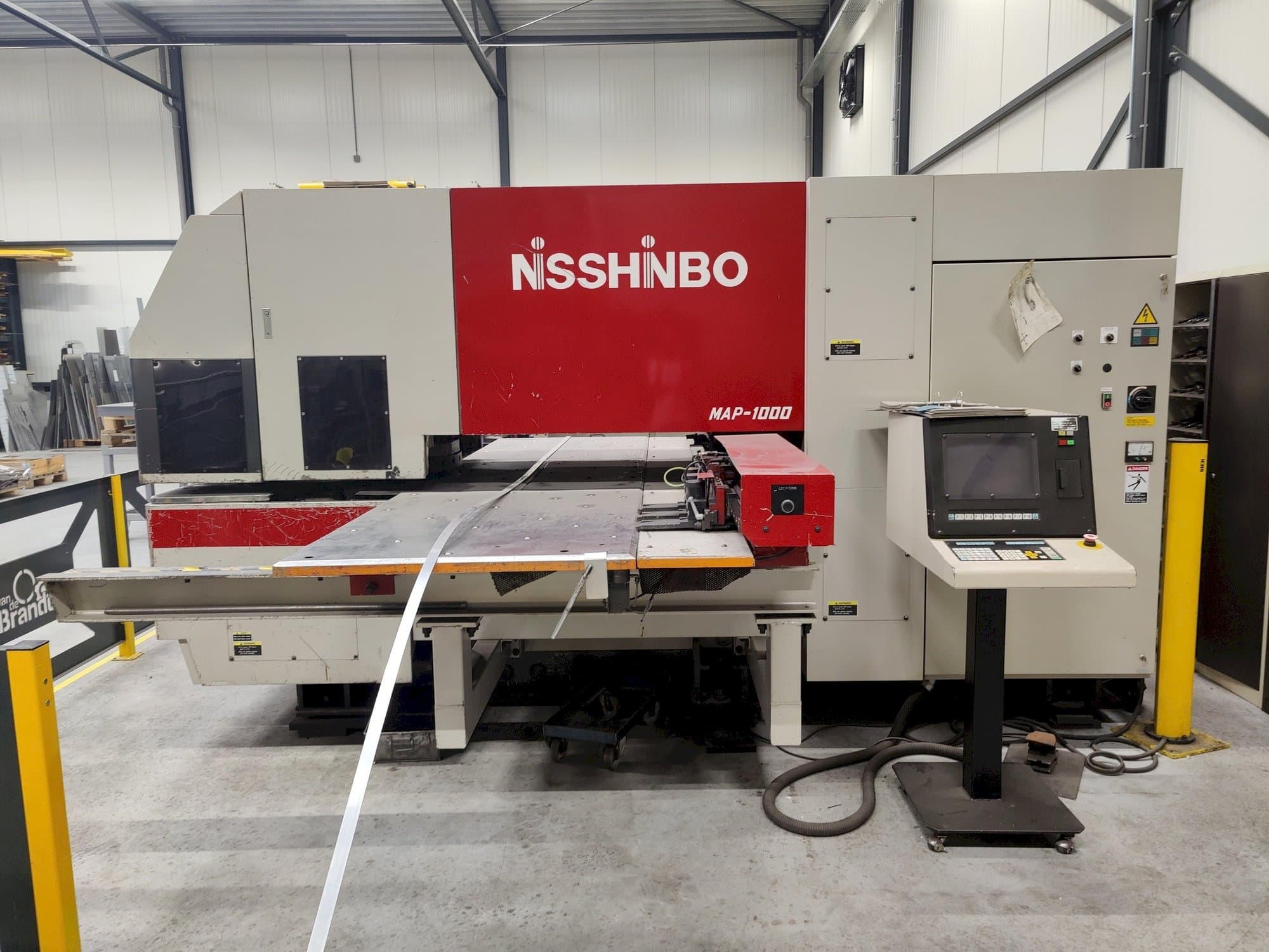 Vista Frontal  da Nisshinbo MAP-1000  máquina