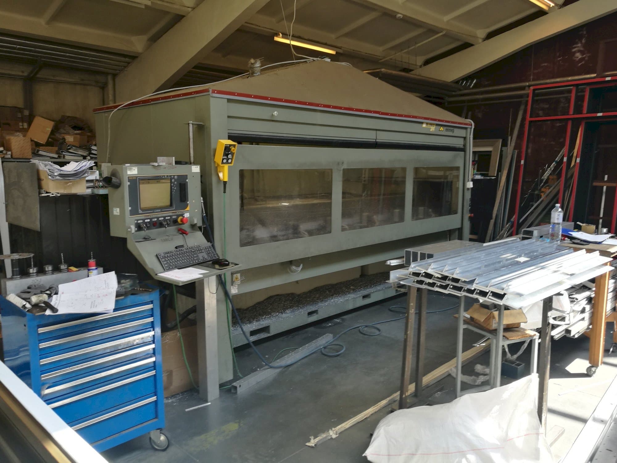 Vista Frontal  da Aluma Phantomatic T4 A  máquina