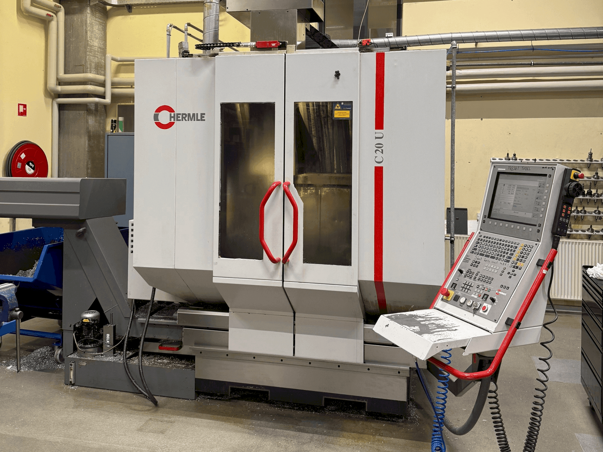 Vista Frontal  da HERMLE C 20 U  máquina