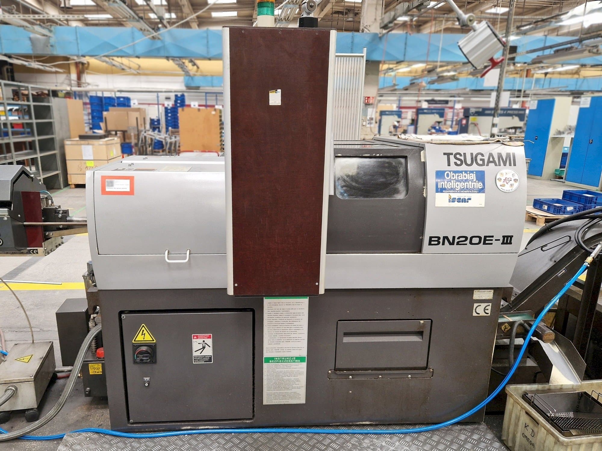 Vista Frontal  da TSUGAMI BN20E-III  máquina