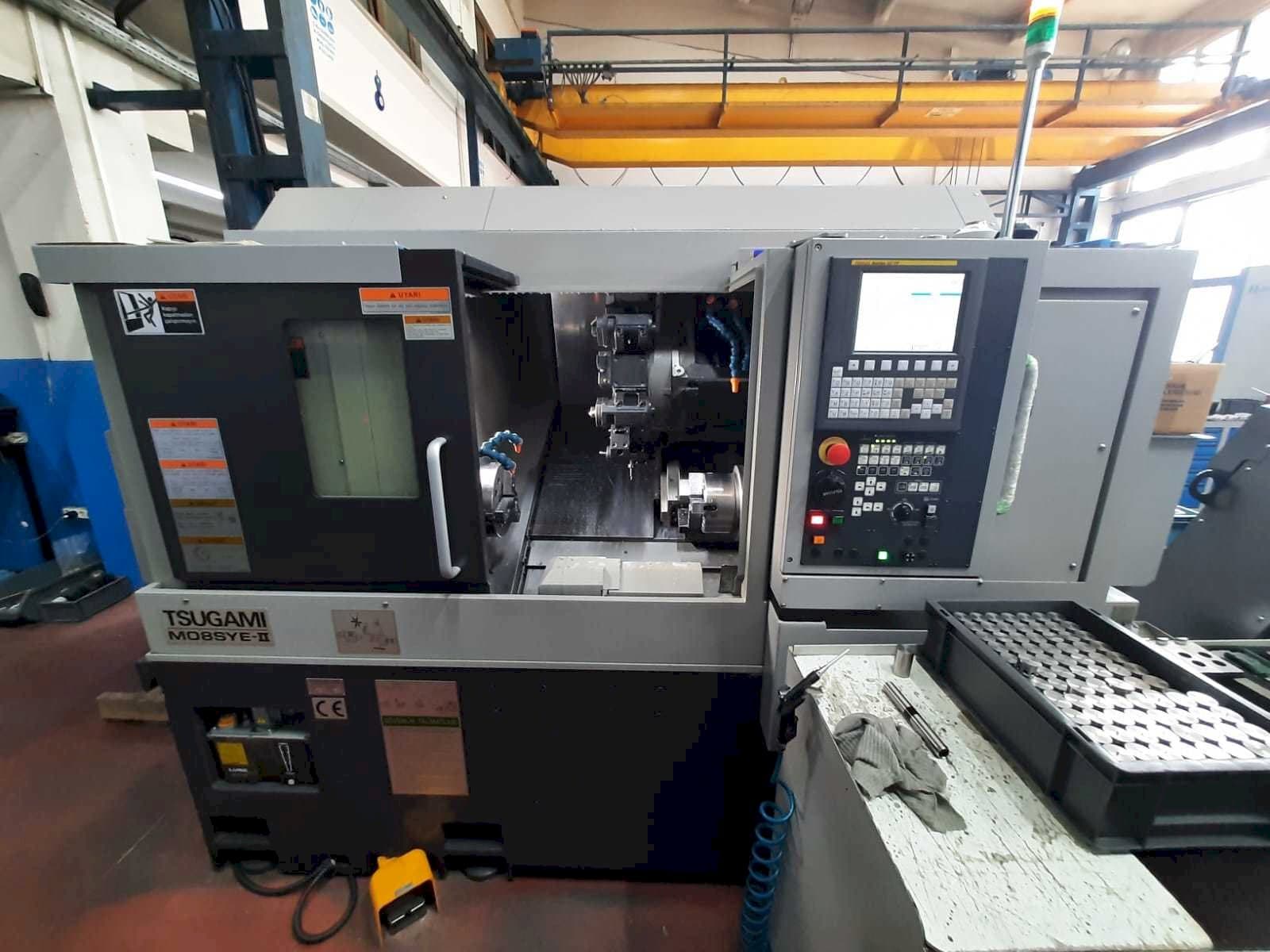 Vista Frontal  da TSUGAMI MO8SYE-II  máquina