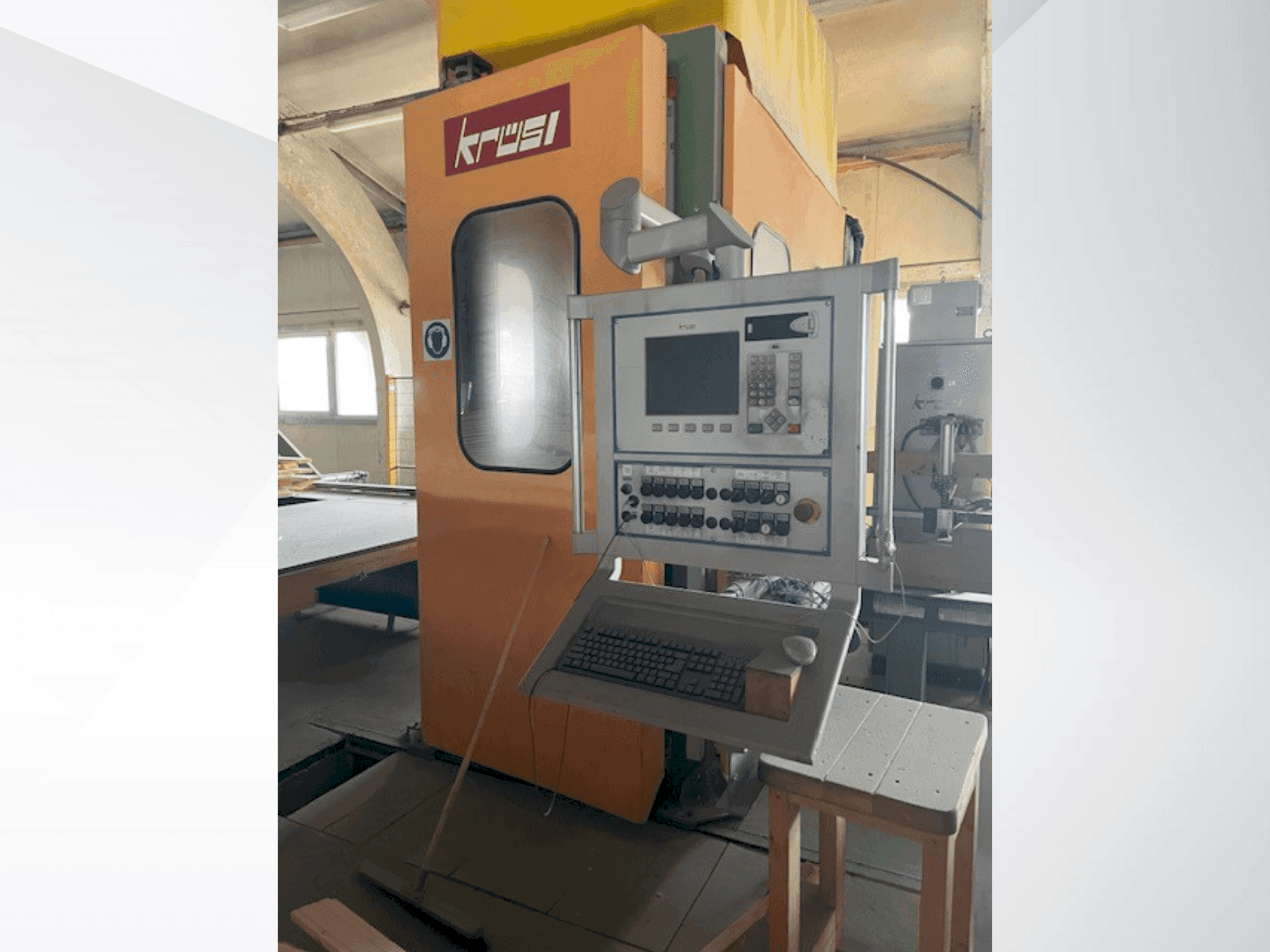 Vista Frontal  da KRÜSI KM-95 G1  máquina
