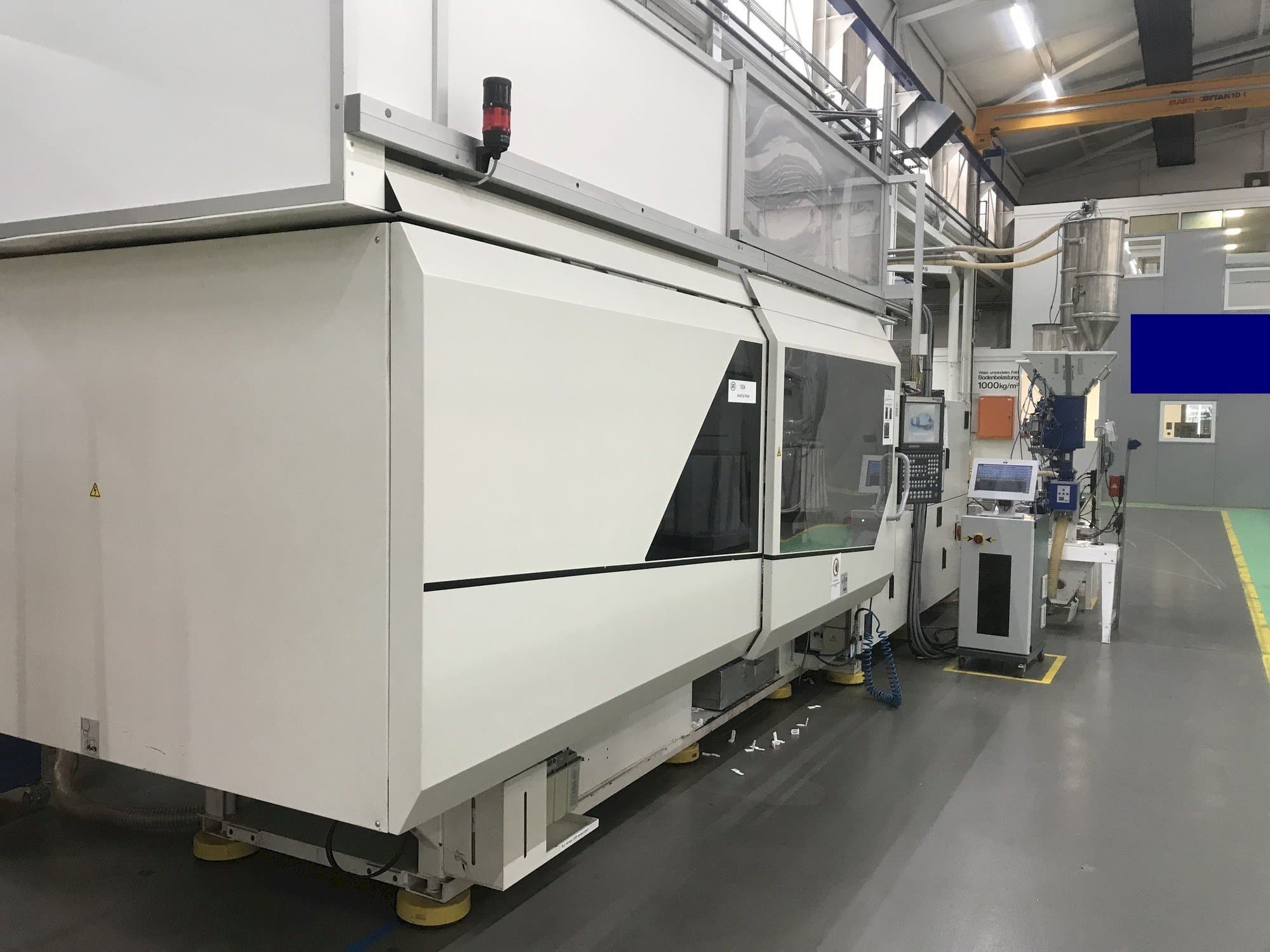 Vista Frontal  da DEMAG SP 350/820-2500  máquina