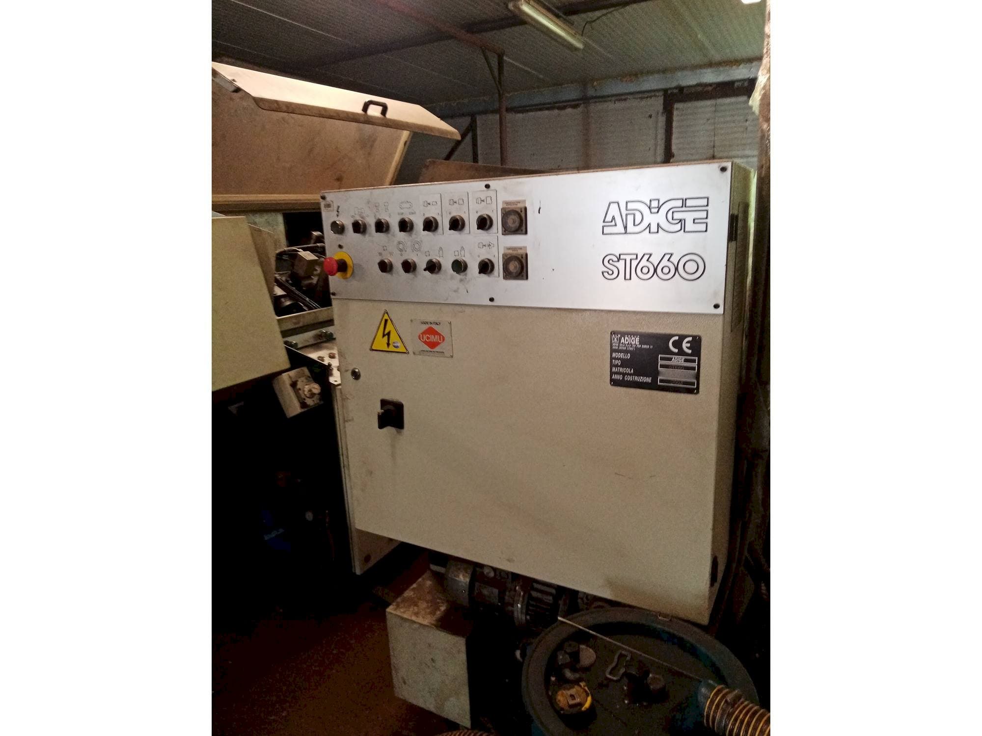 Vista Frontal  da ADIGE TT640 ST660  máquina