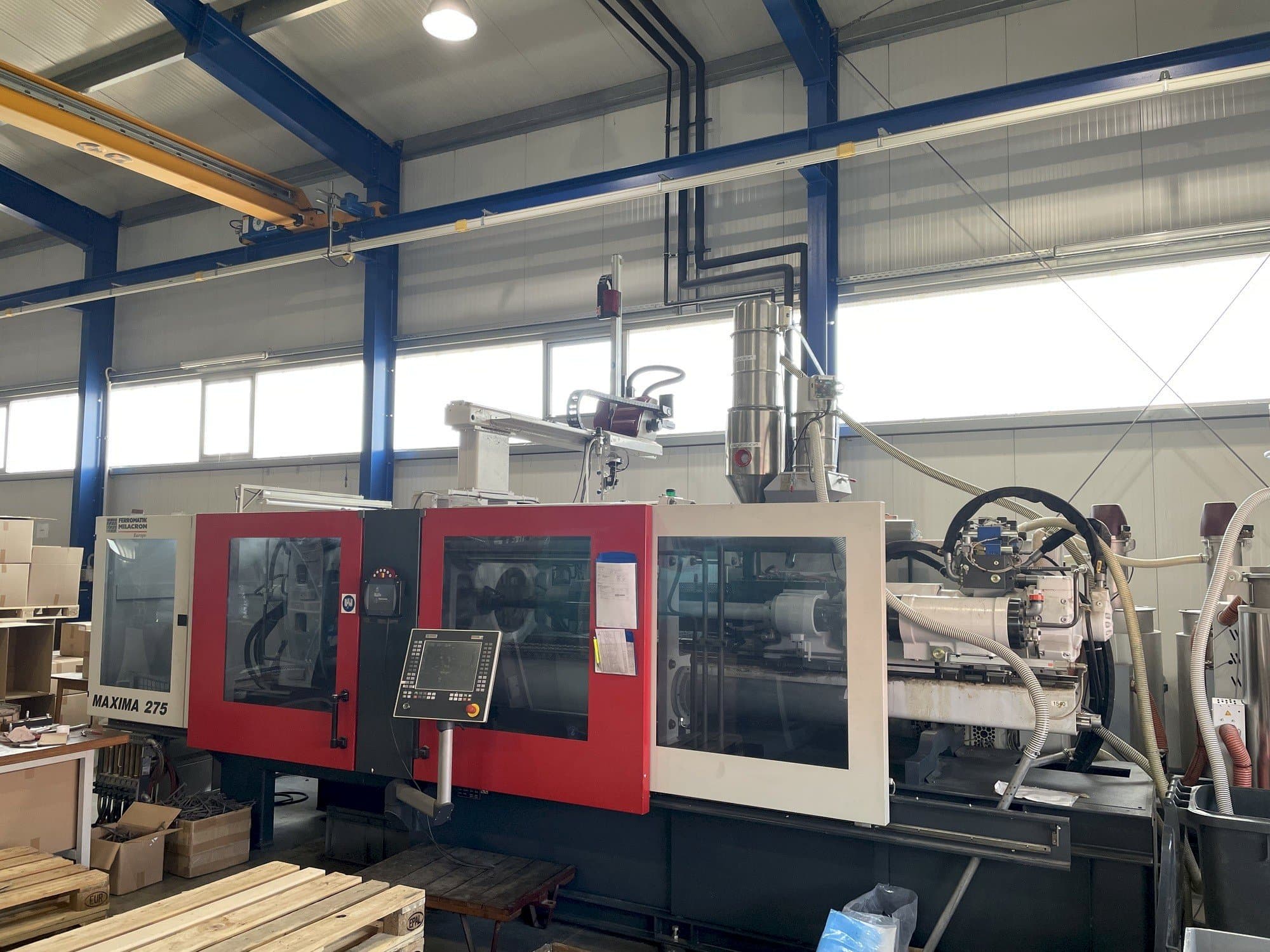 Vista Frontal  da FERROMATIK MILACRON Maxima 275  máquina