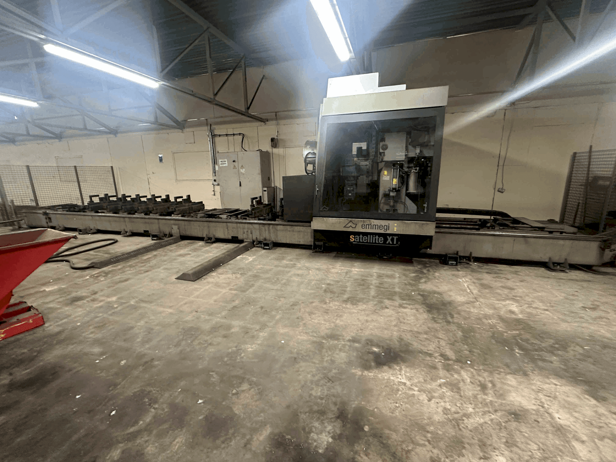 Vista Frontal  da Emmegi Satellite XT10500  máquina