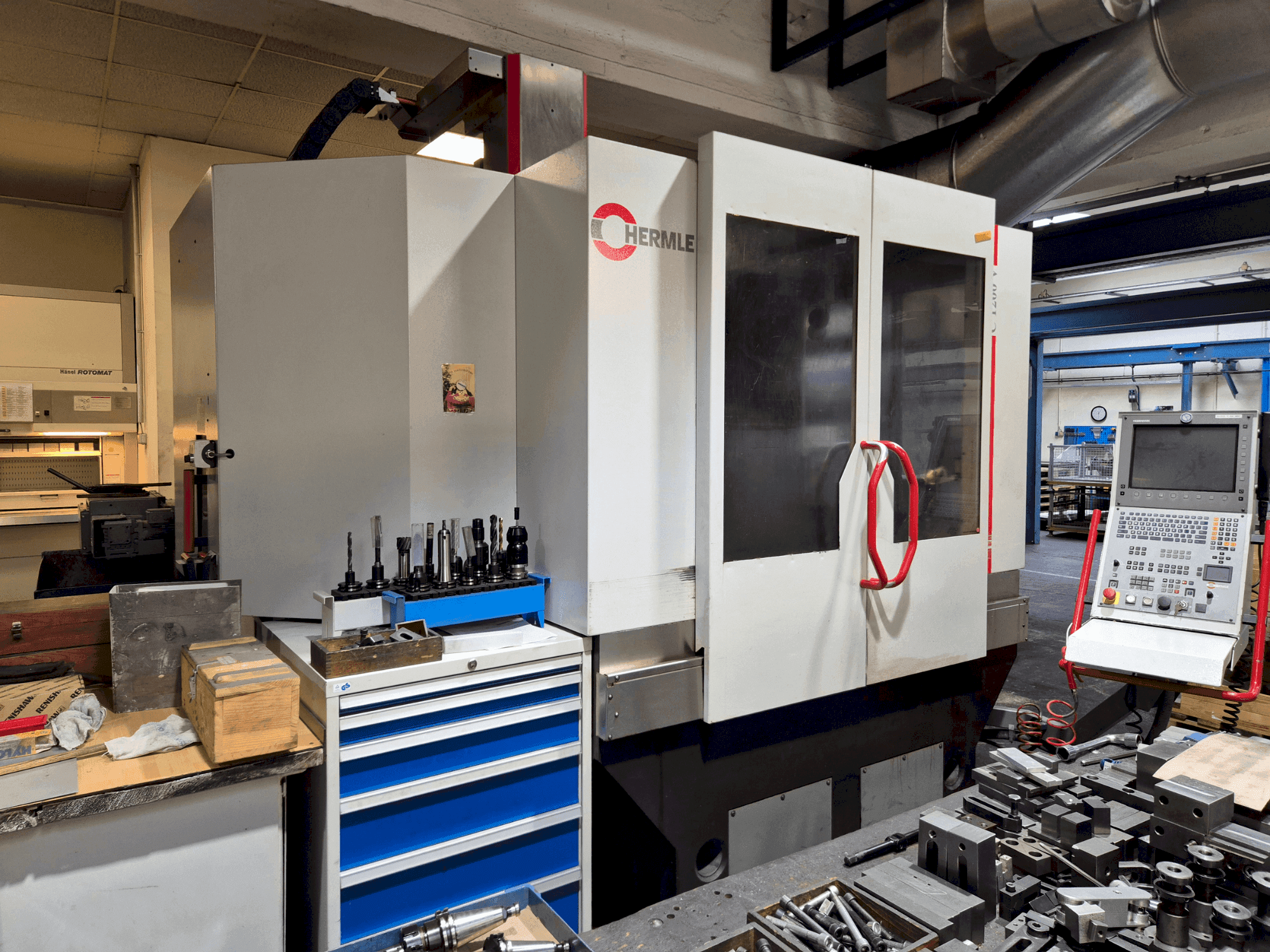 Vista Frontal  da HERMLE C 1200 V  máquina