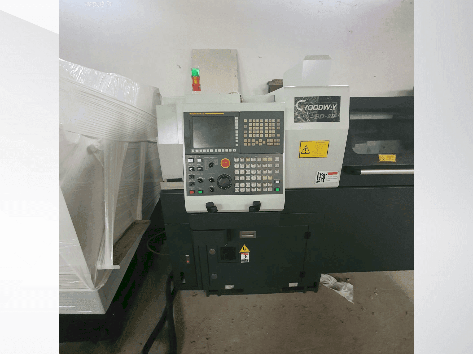 Vista Frontal  da Goodway SD 20  máquina