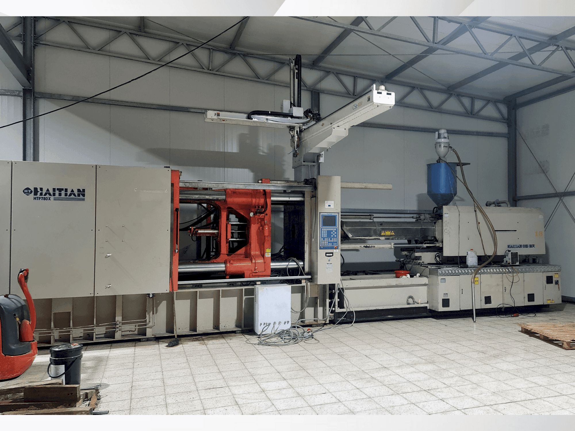 Vista Frontal  da HAITIAN HTF 780x  máquina