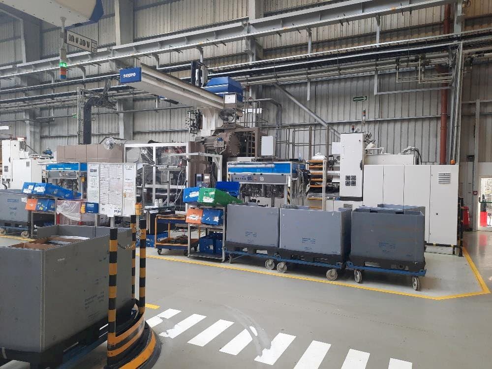 Vista Frontal  da Battenfeld 2000/19000  máquina